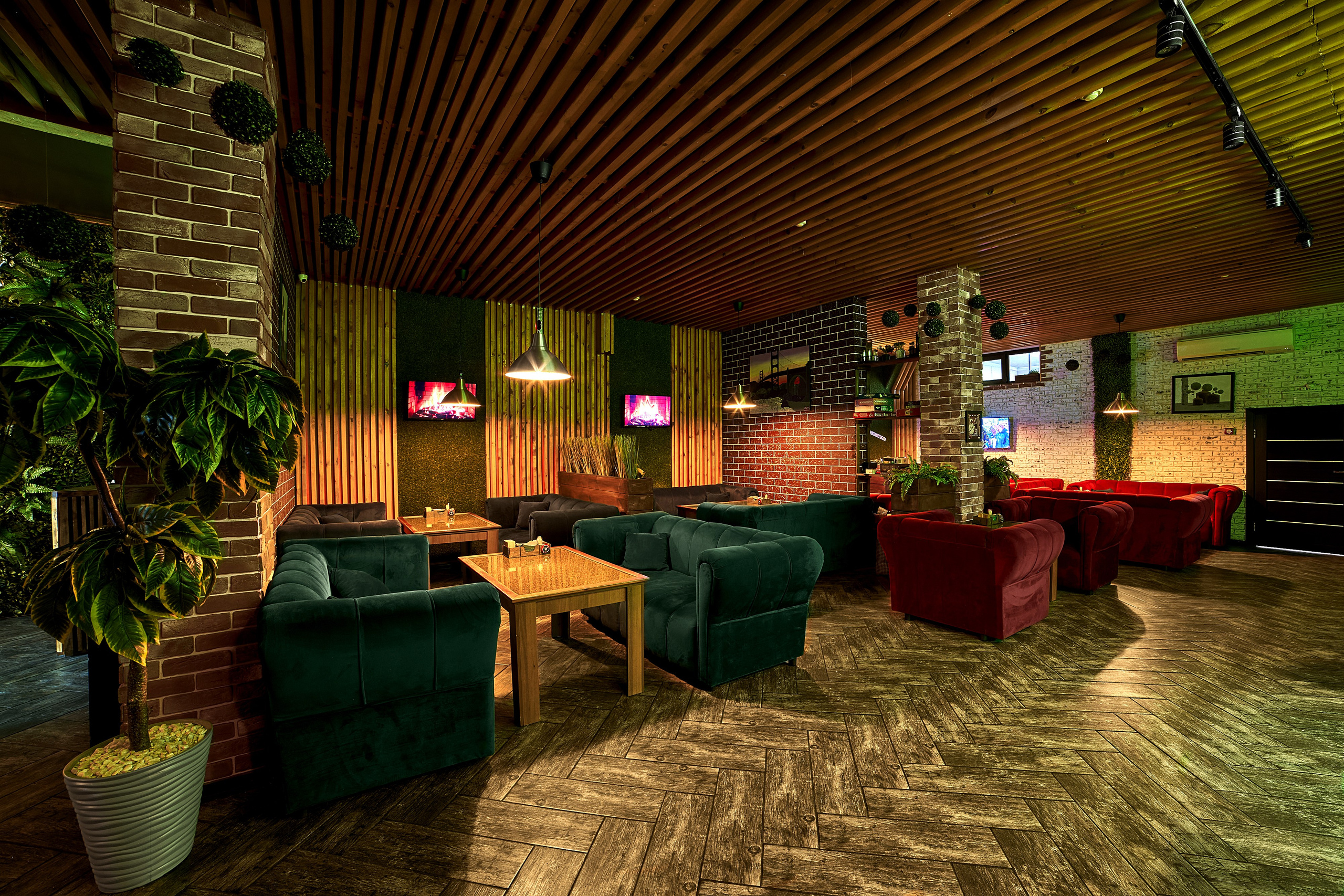 зал для гостей, интерьерная съемка заведений, кафе и ресторанов в Анапе