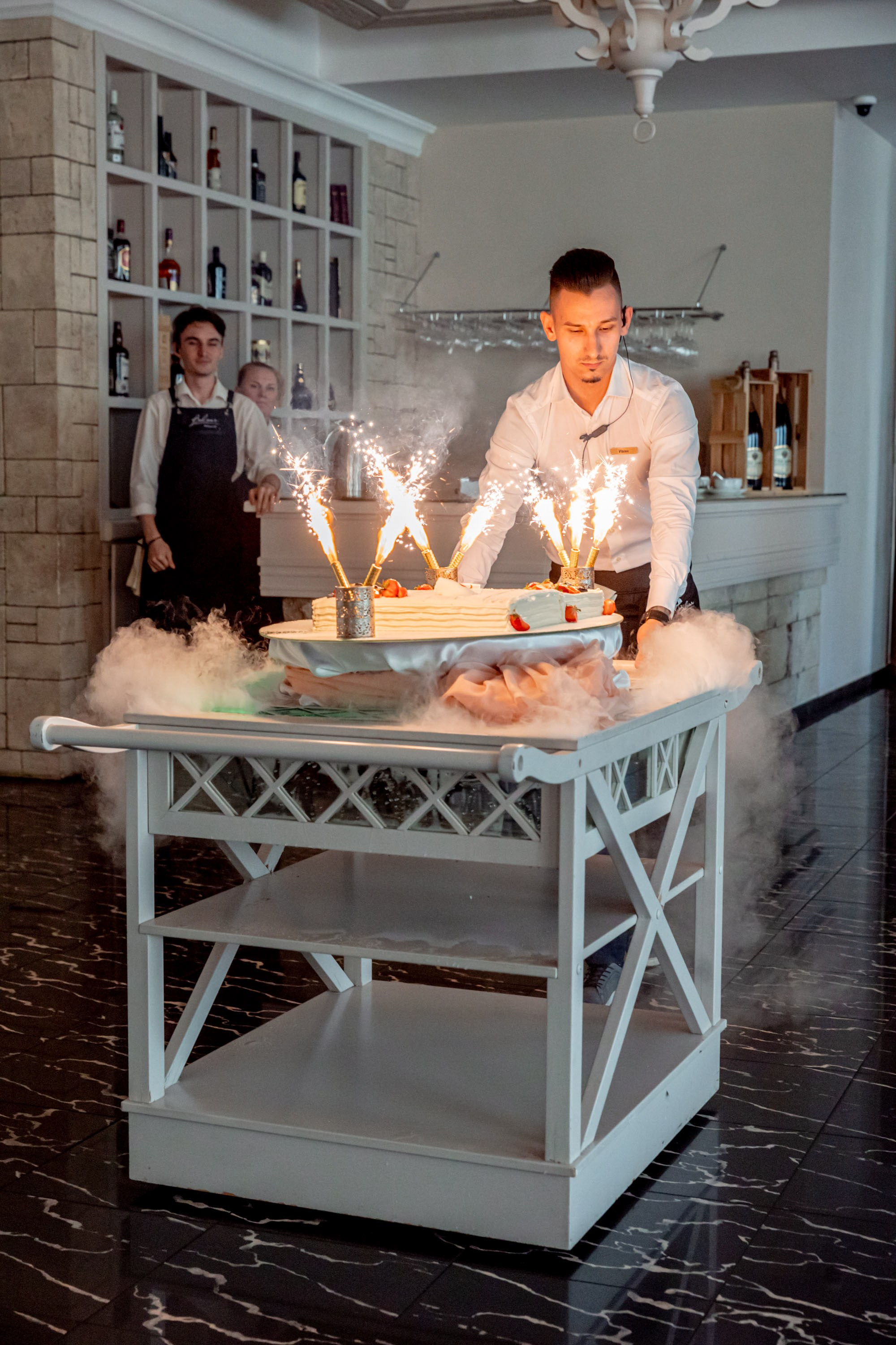 Фотосъёмка школьного выпускного в ресторане. Фотограф на праздник, корпоратив, День Рождения и Юбилей в г. Санкт-Петербурге Алексей Анкушев