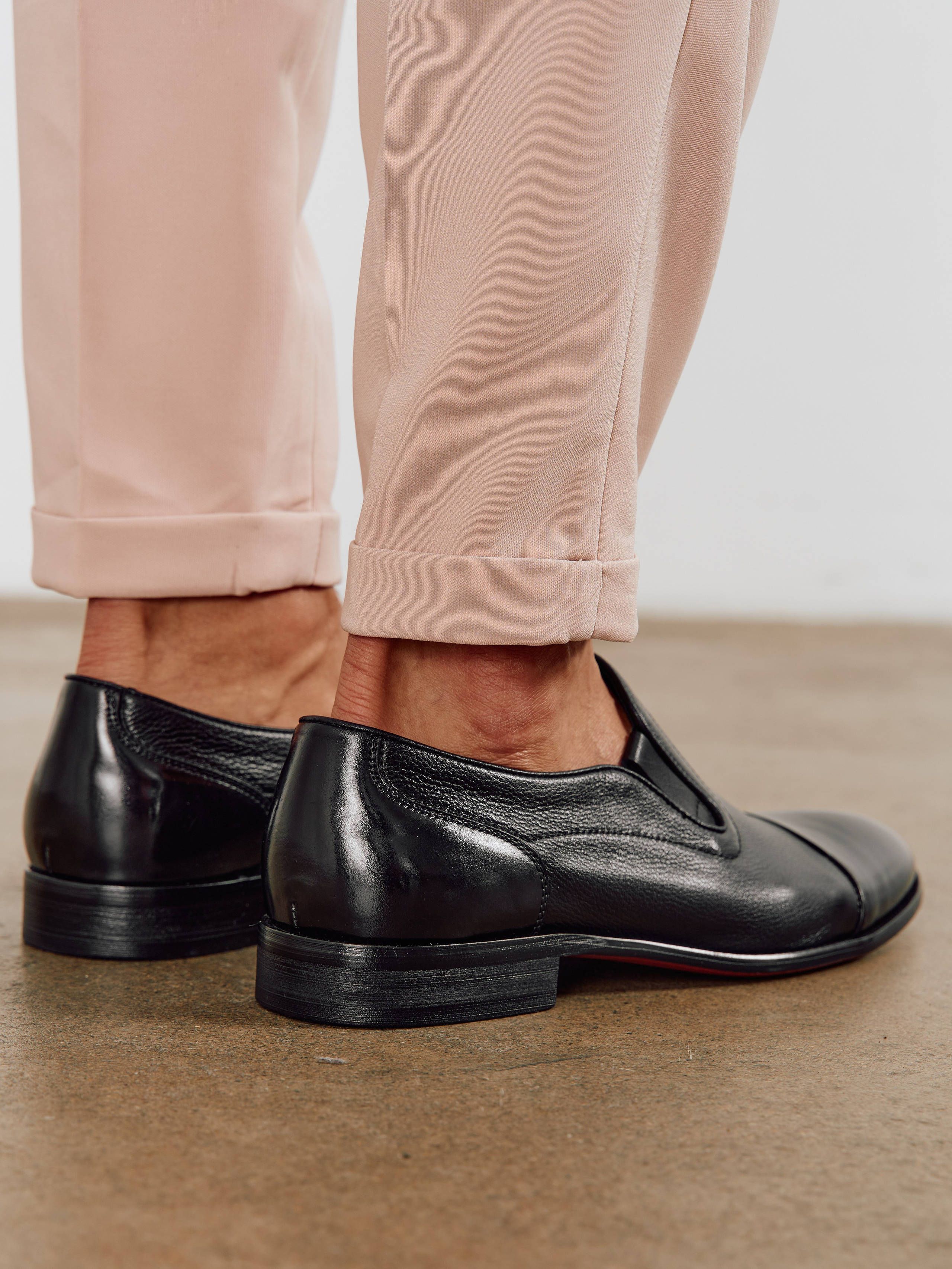 Обувь. Фотограф для маркетплейсов в Москве