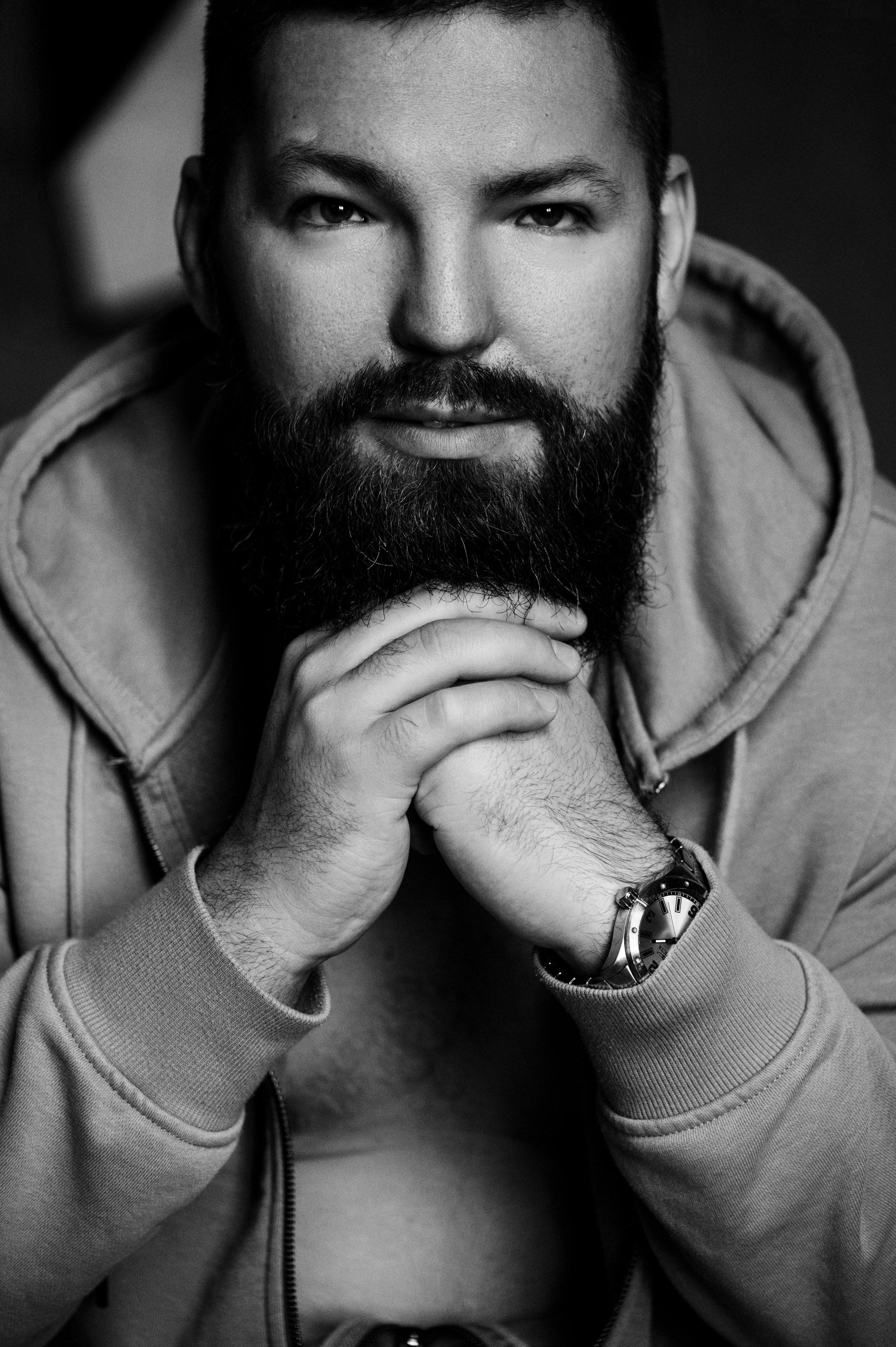 Роман. Профессиональный фотограф беременности в СПБ. Стильные фотосессии беременности в стиле минимализм и классическая фотография