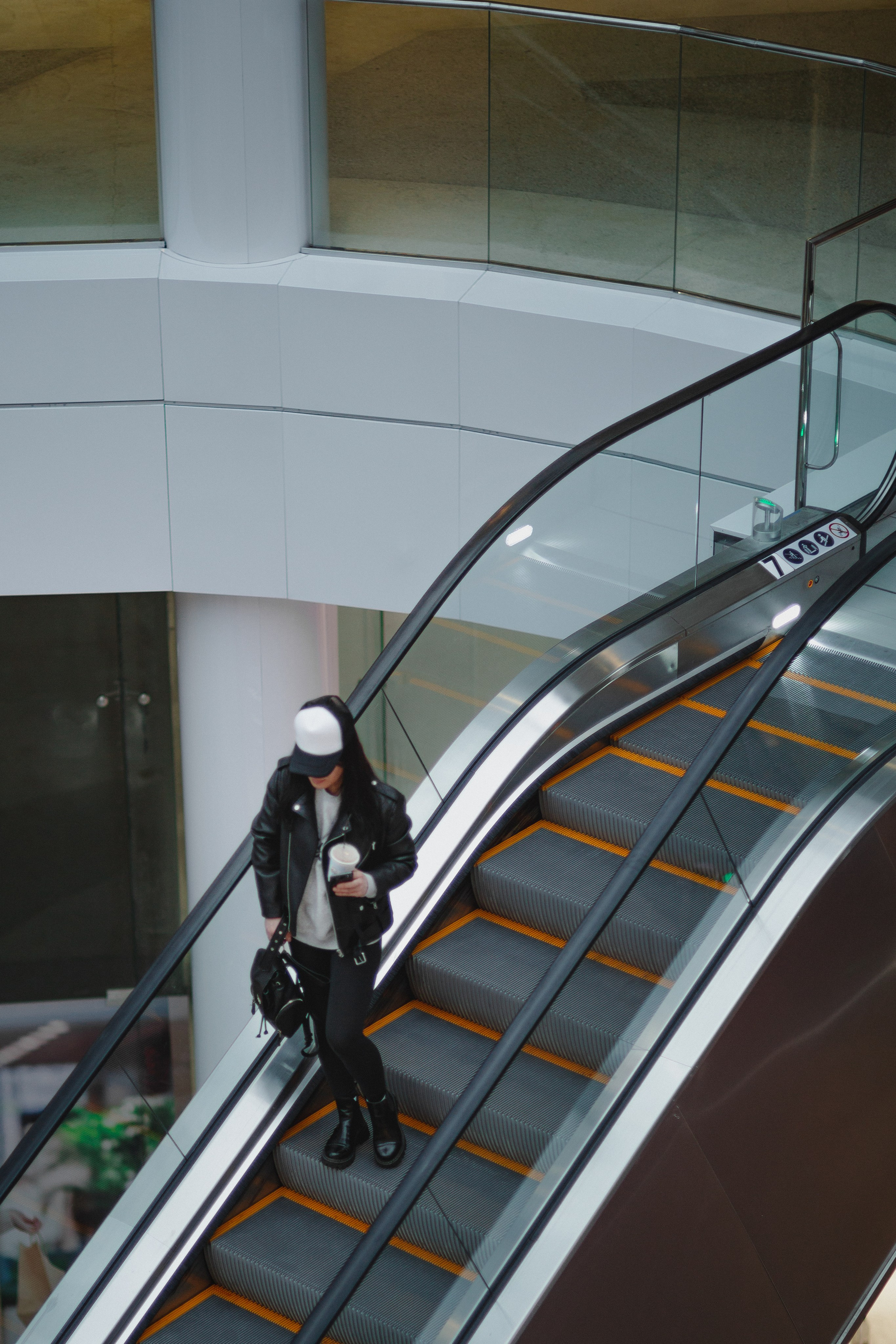 Фотосессия в торговом центре. Сайт фотографа на Субару Оля Аф