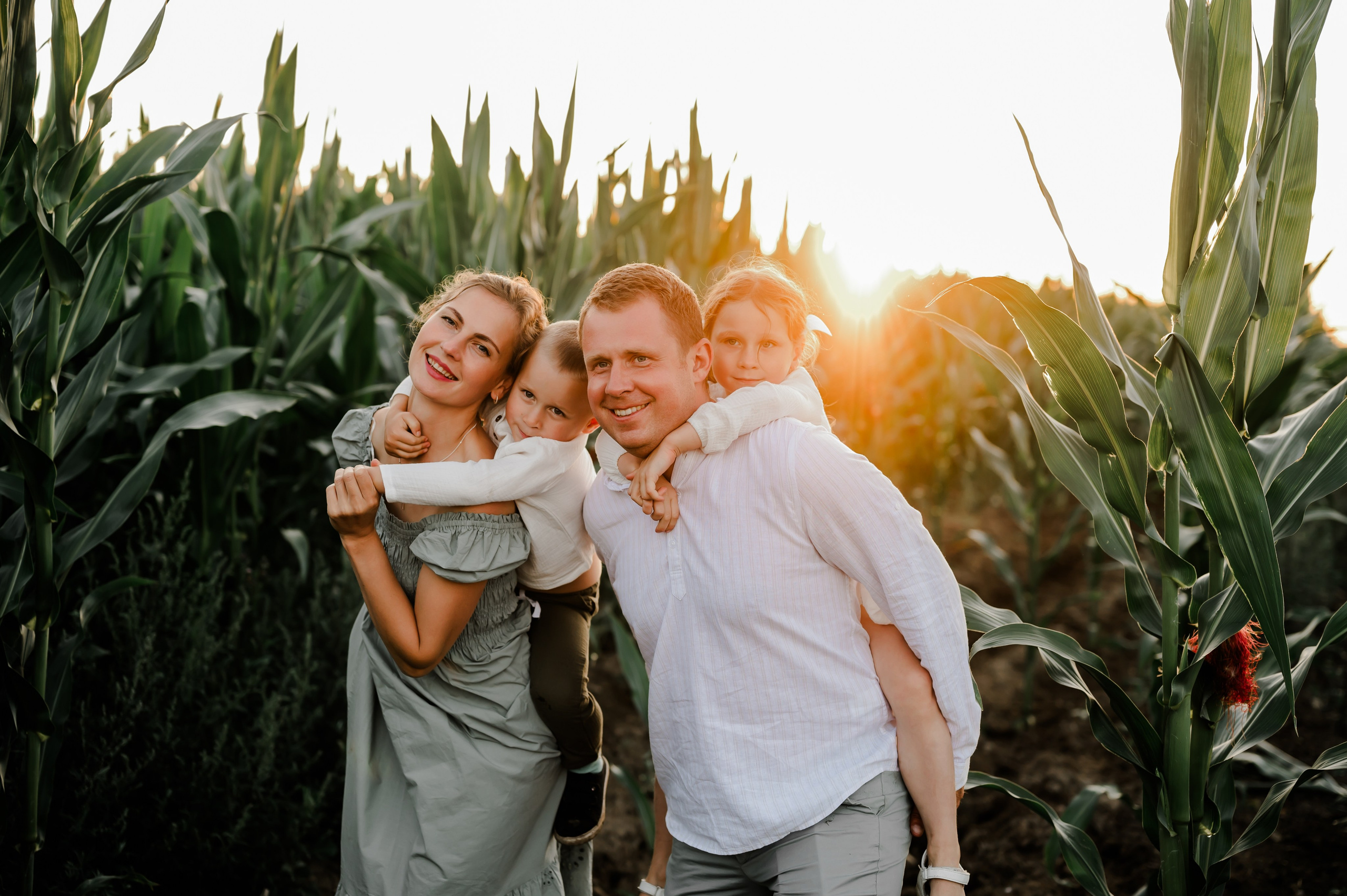 Кукуруза+сено, семейная фотосессия. Свадебный и семейный фотограф Евгения Кононова