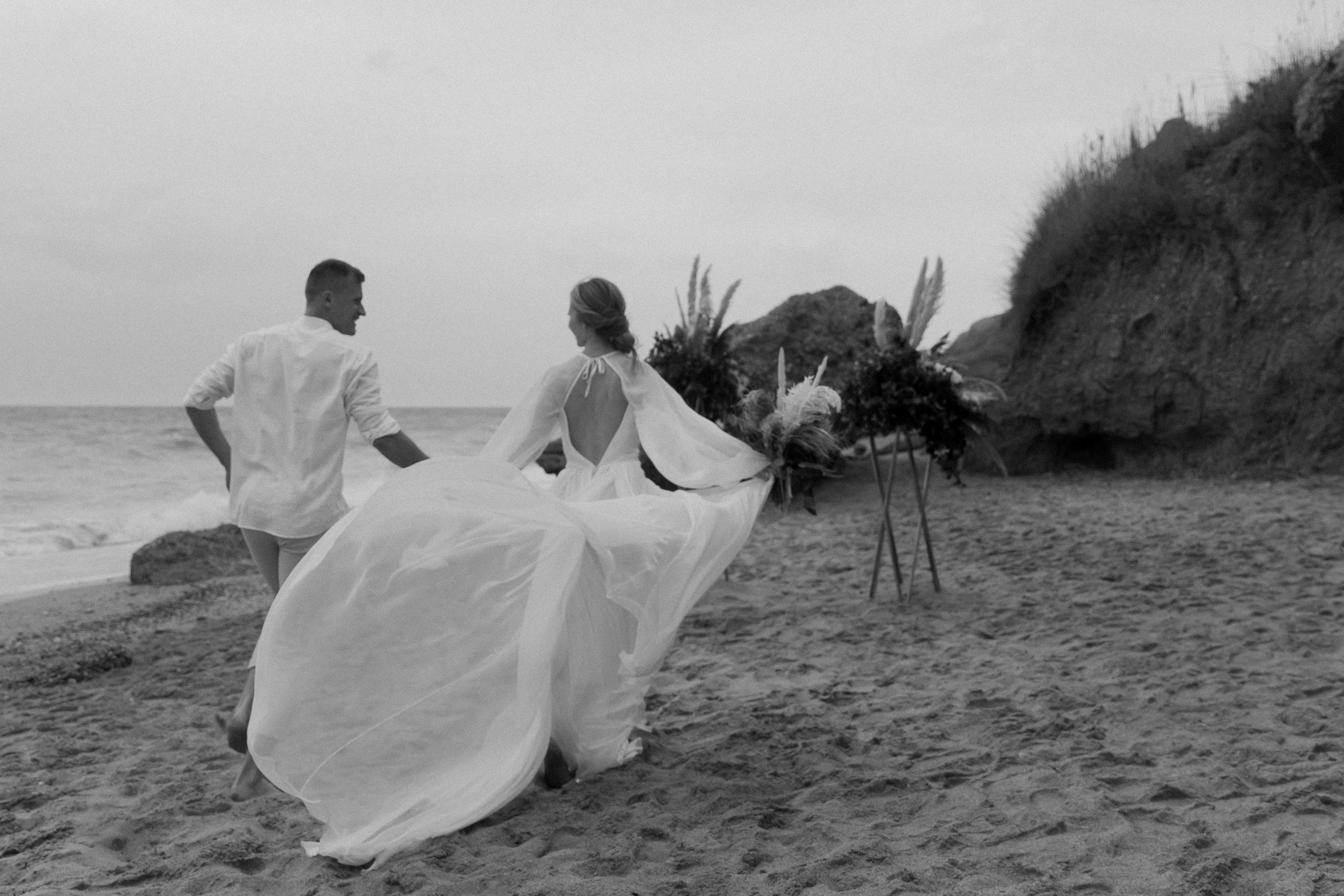 На берегу моря…. СВАДЕБНЫЙ ФОТОГРАФ В КРЫМУ И СЕВАСТОПОЛЕ