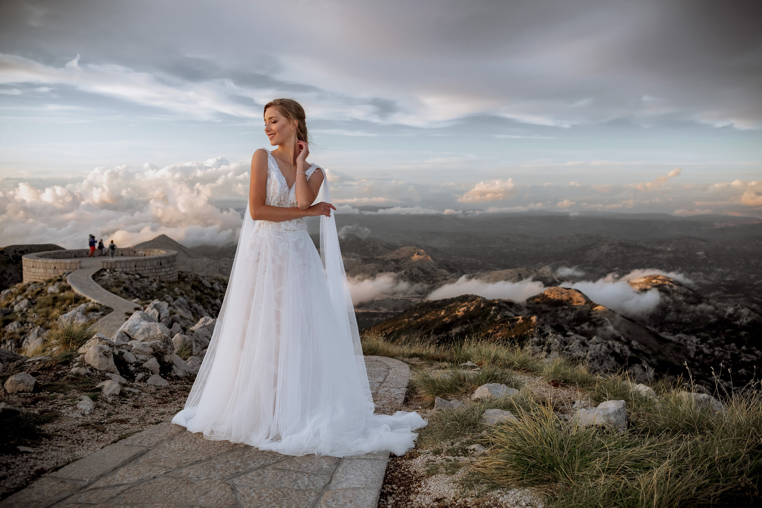 Красивая свадебная фотосессия выше облаков Снежаны и Видосава в Черног. Бизнес фотограф в Москве Алексей Кознев