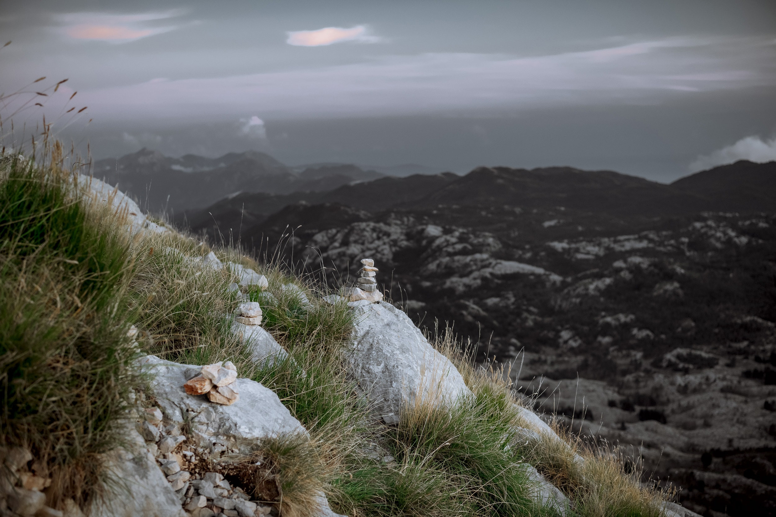 Красивая свадебная фотосессия выше облаков Снежаны и Видосава в Черног. Бизнес фотограф в Москве Алексей Кознев