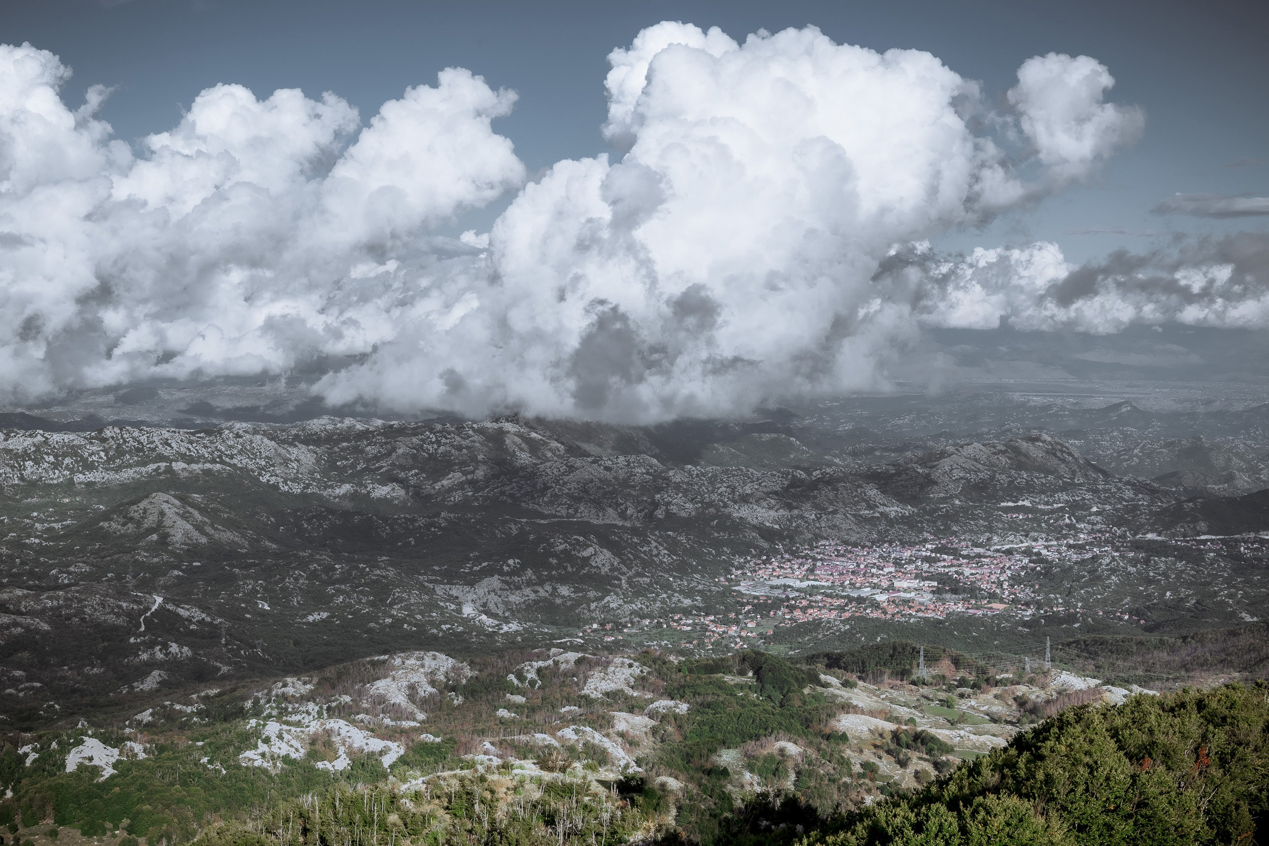 Красивая свадебная фотосессия выше облаков Снежаны и Видосава в Черног. Бизнес фотограф в Москве Алексей Кознев