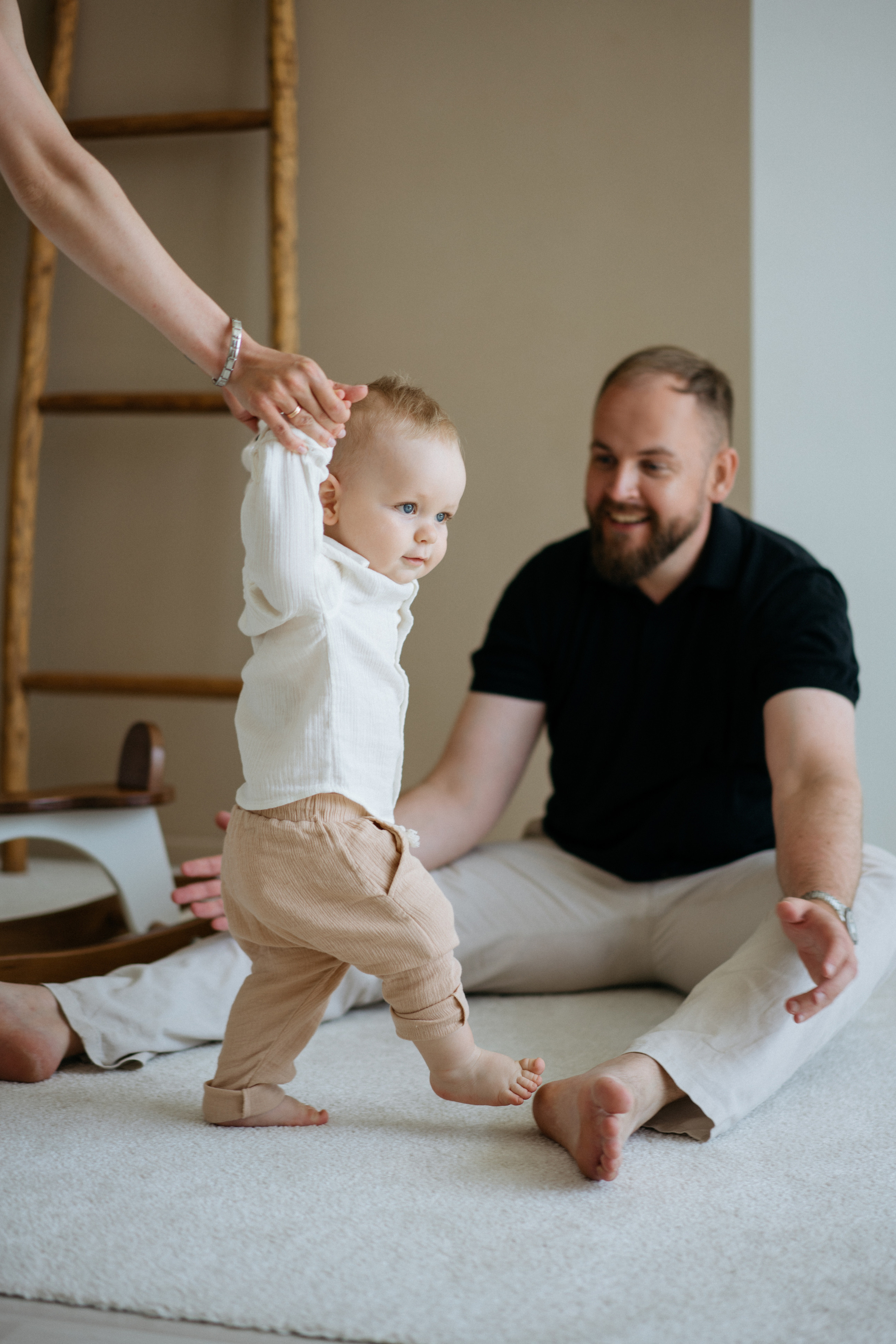 Семейная фотосессия в студии в качелями. Свадебный и семейный фотограф в Калининграде Анастасия Гриценко