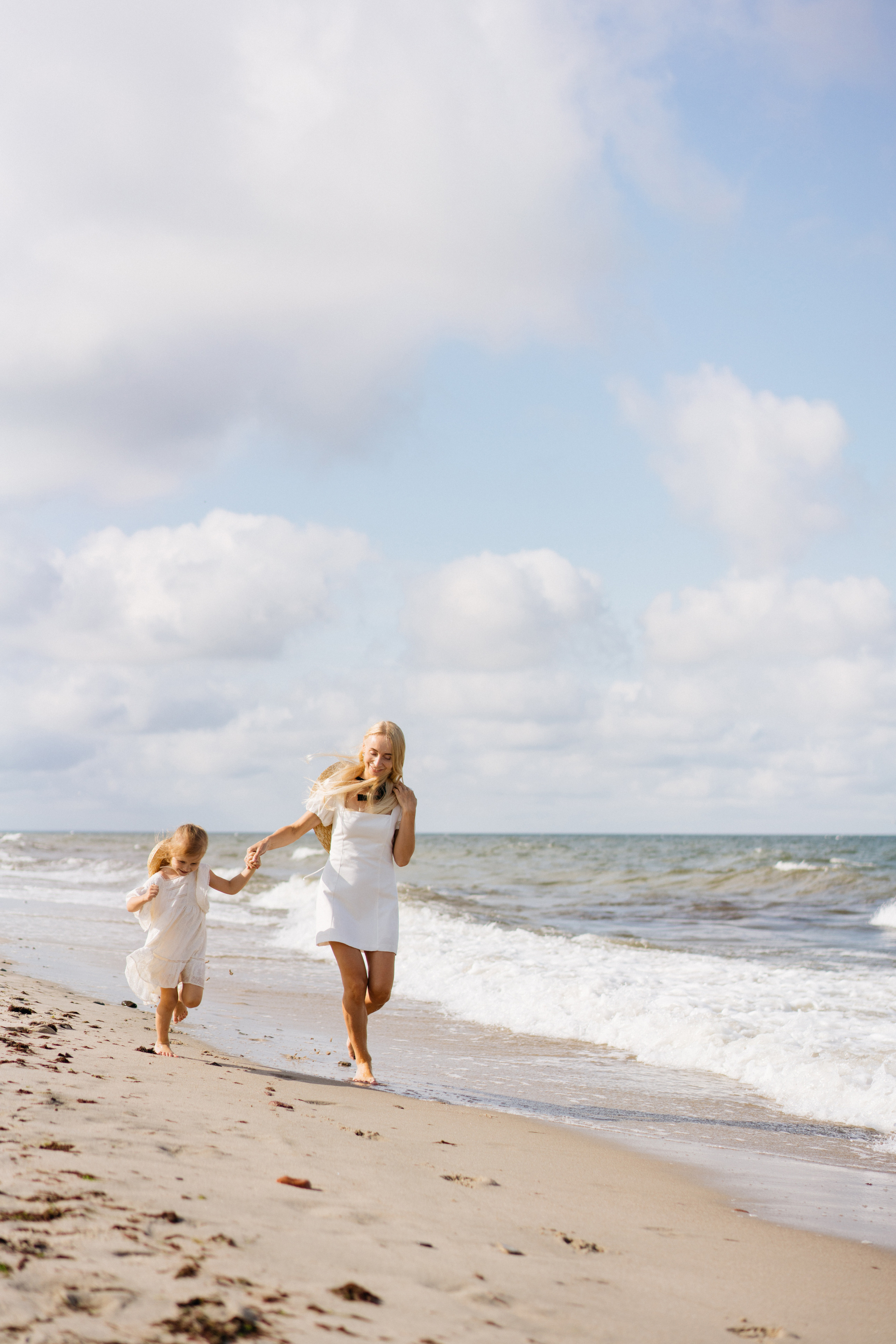 Летняя фотосессия на берегу моря. Свадебный и семейный фотограф в Калининграде Анастасия Гриценко