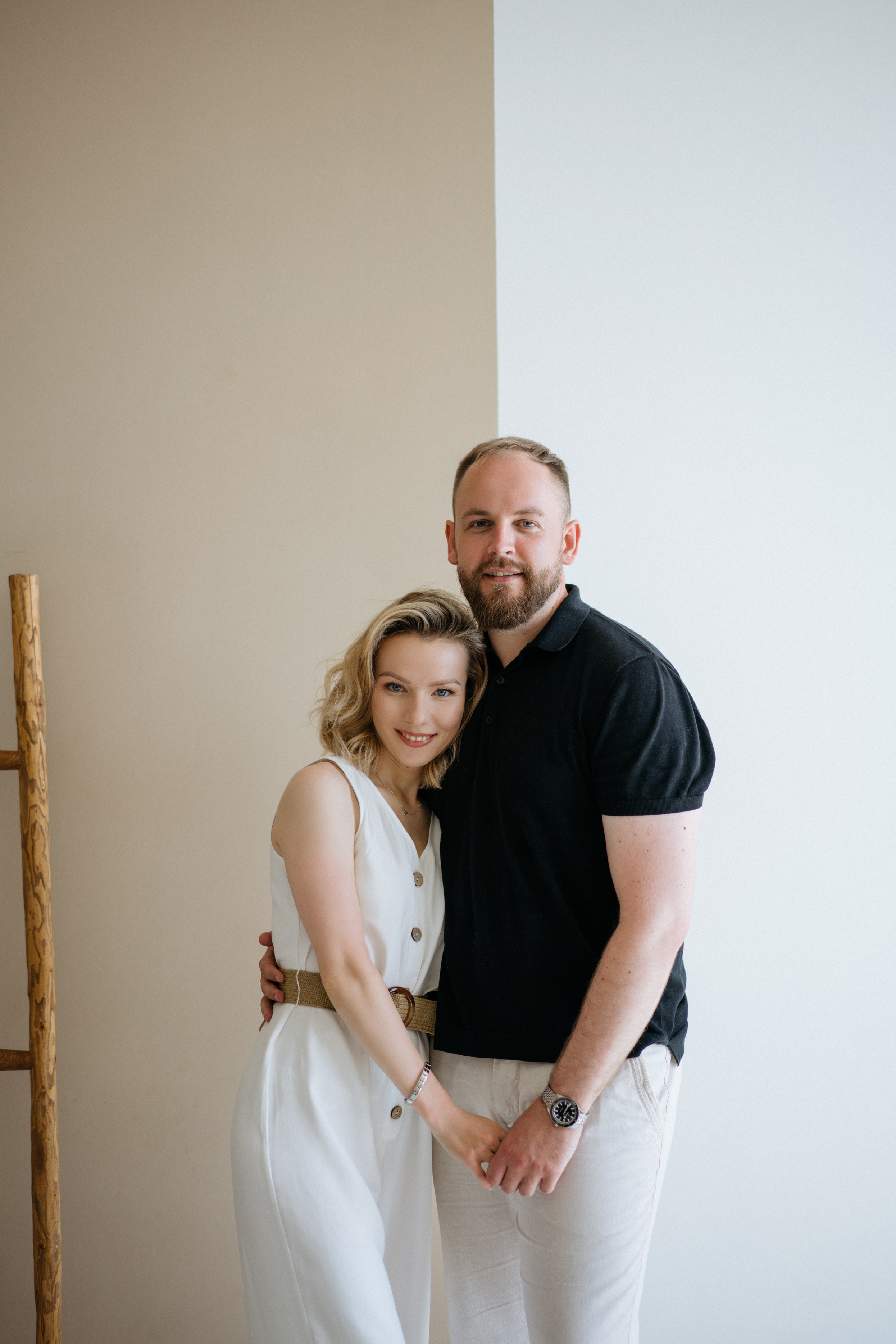 Семейная фотосессия в студии в качелями. Свадебный и семейный фотограф в Калининграде Анастасия Гриценко