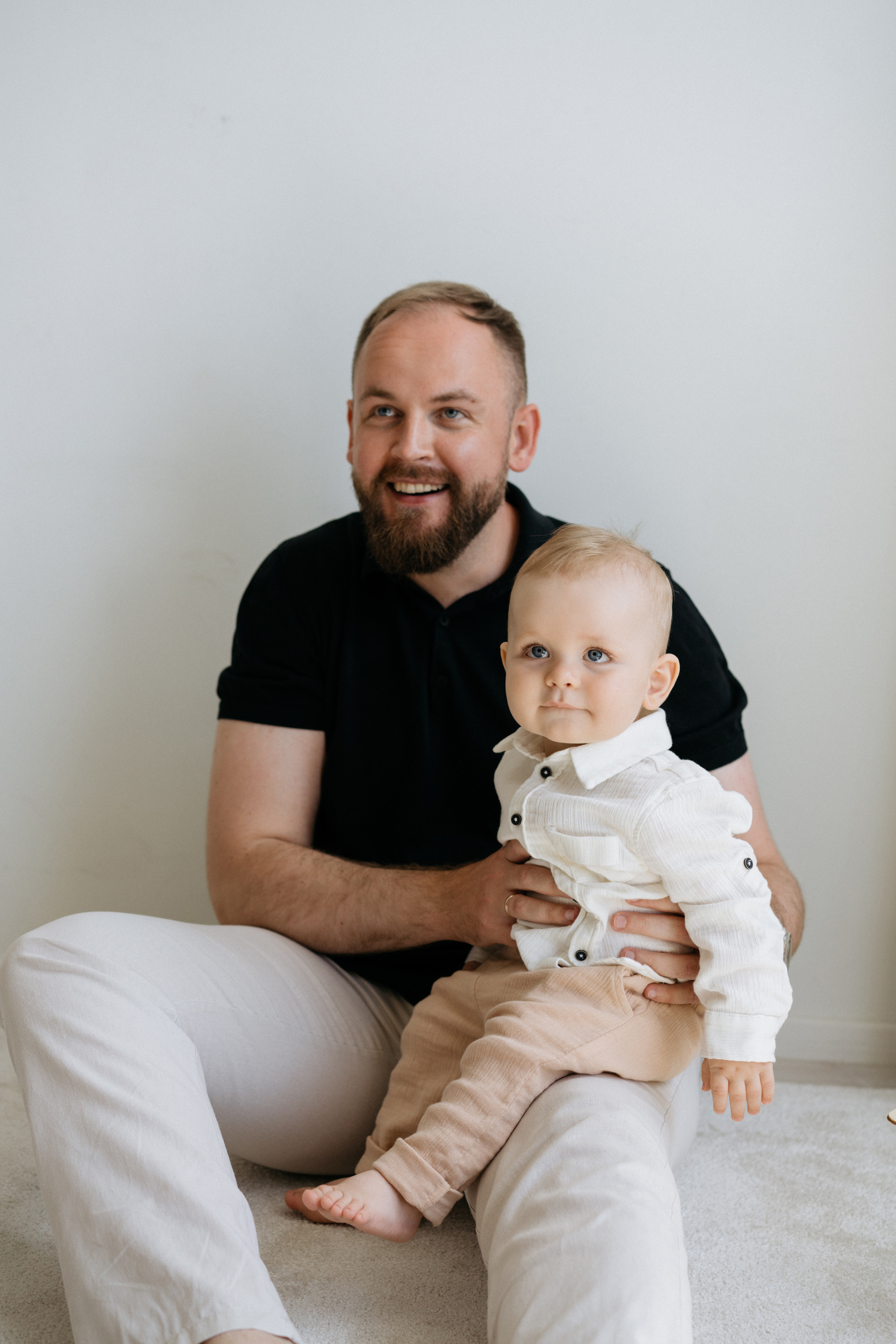 Семейная фотосессия в студии в качелями. Свадебный и семейный фотограф в Калининграде Анастасия Гриценко