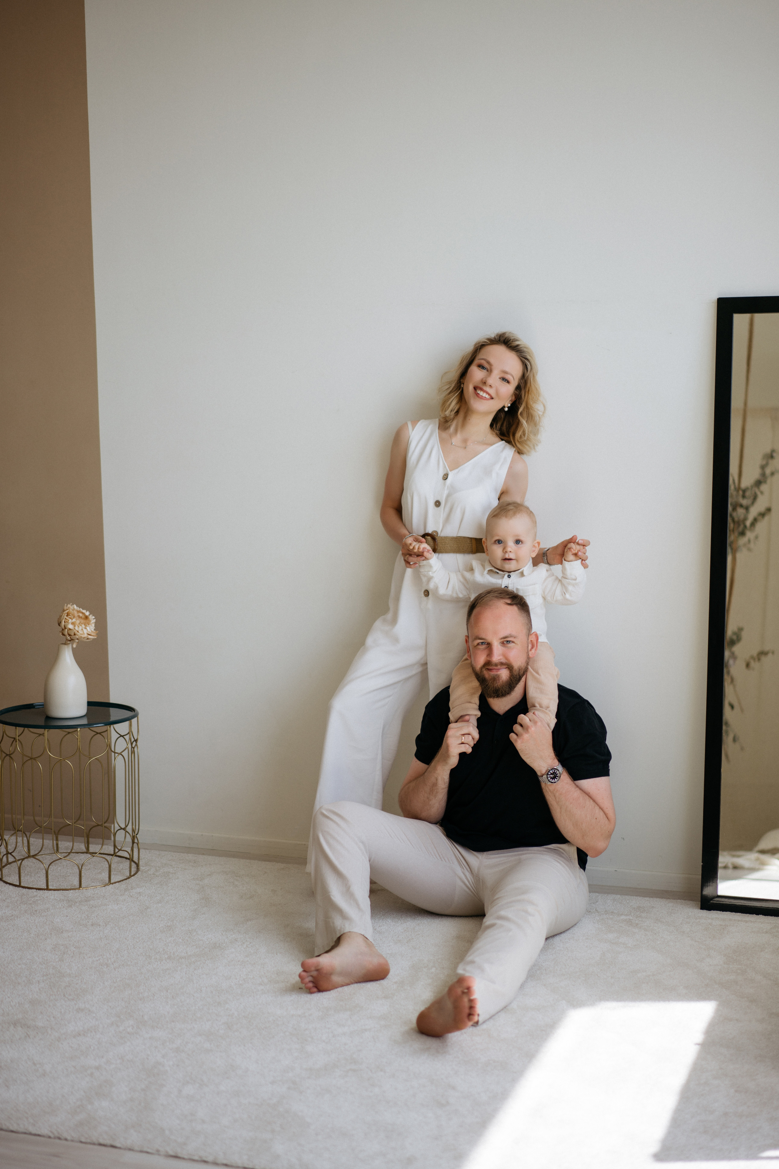 Семейная фотосессия в студии в качелями. Свадебный и семейный фотограф в Калининграде Анастасия Гриценко