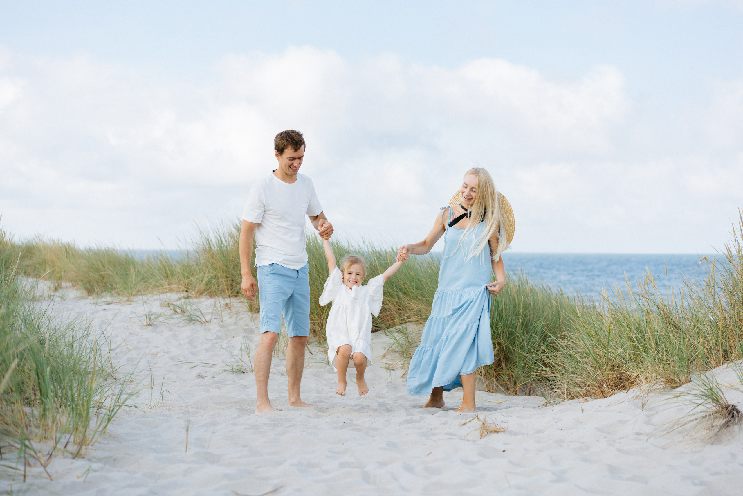 Летняя фотосессия на берегу моря. Свадебный и семейный фотограф в Калининграде Анастасия Гриценко