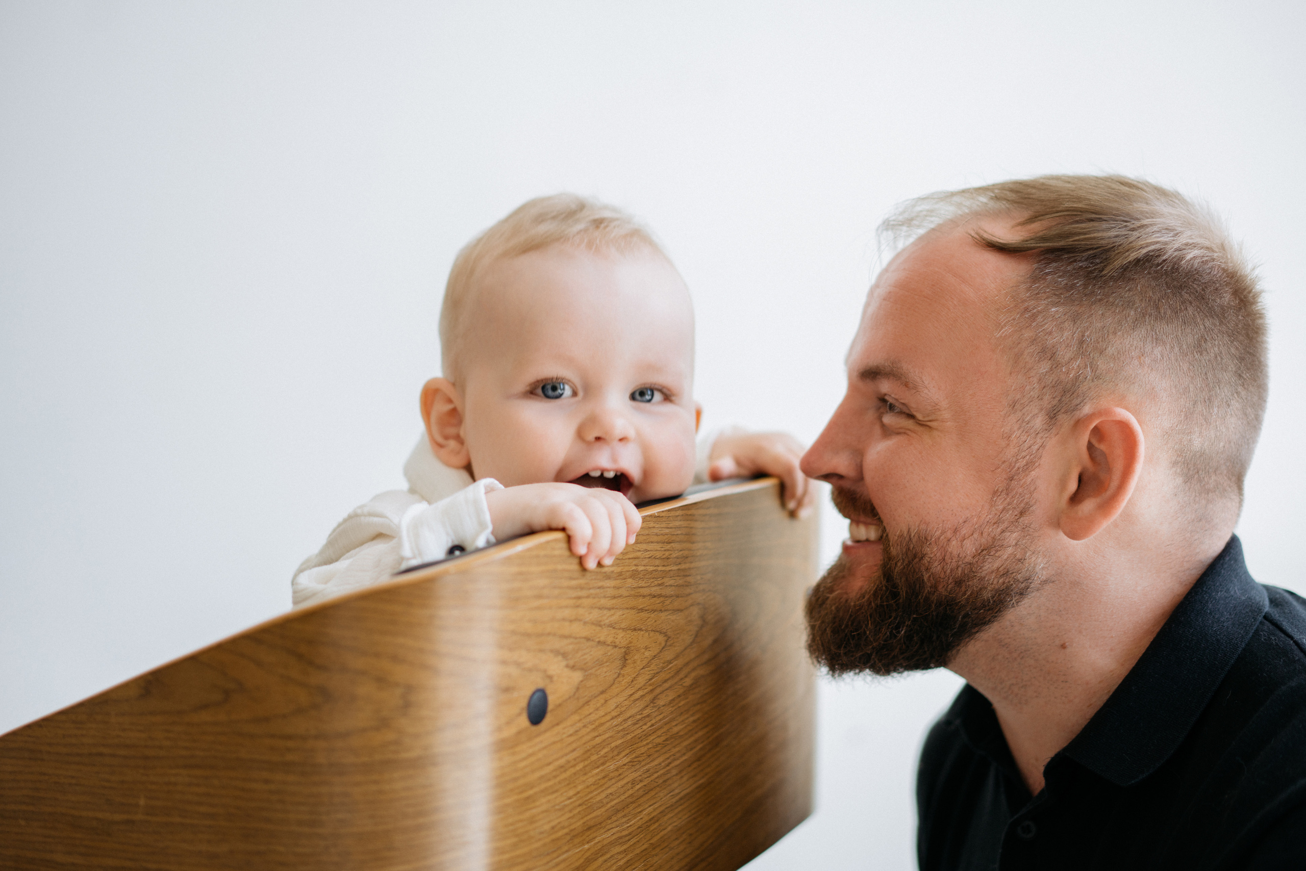 Семейная фотосессия в студии в качелями. Свадебный и семейный фотограф в Калининграде Анастасия Гриценко