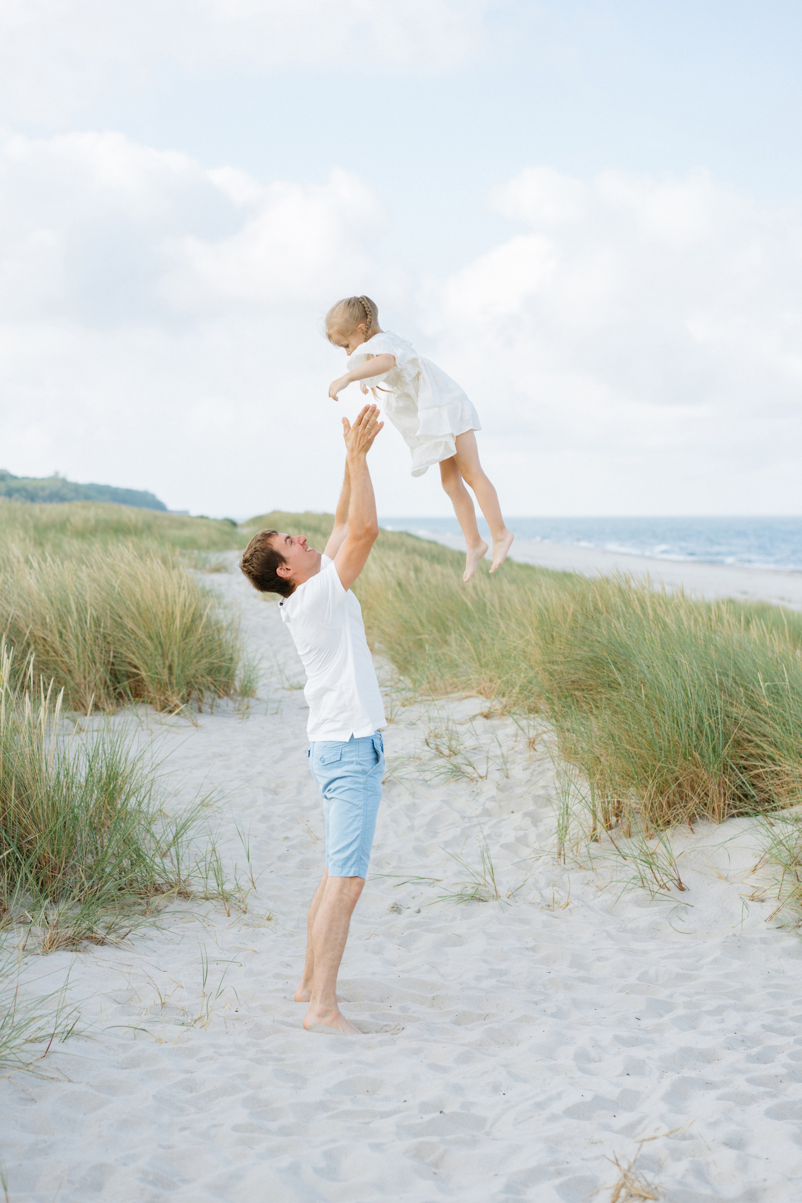Летняя фотосессия на берегу моря. Свадебный и семейный фотограф в Калининграде Анастасия Гриценко