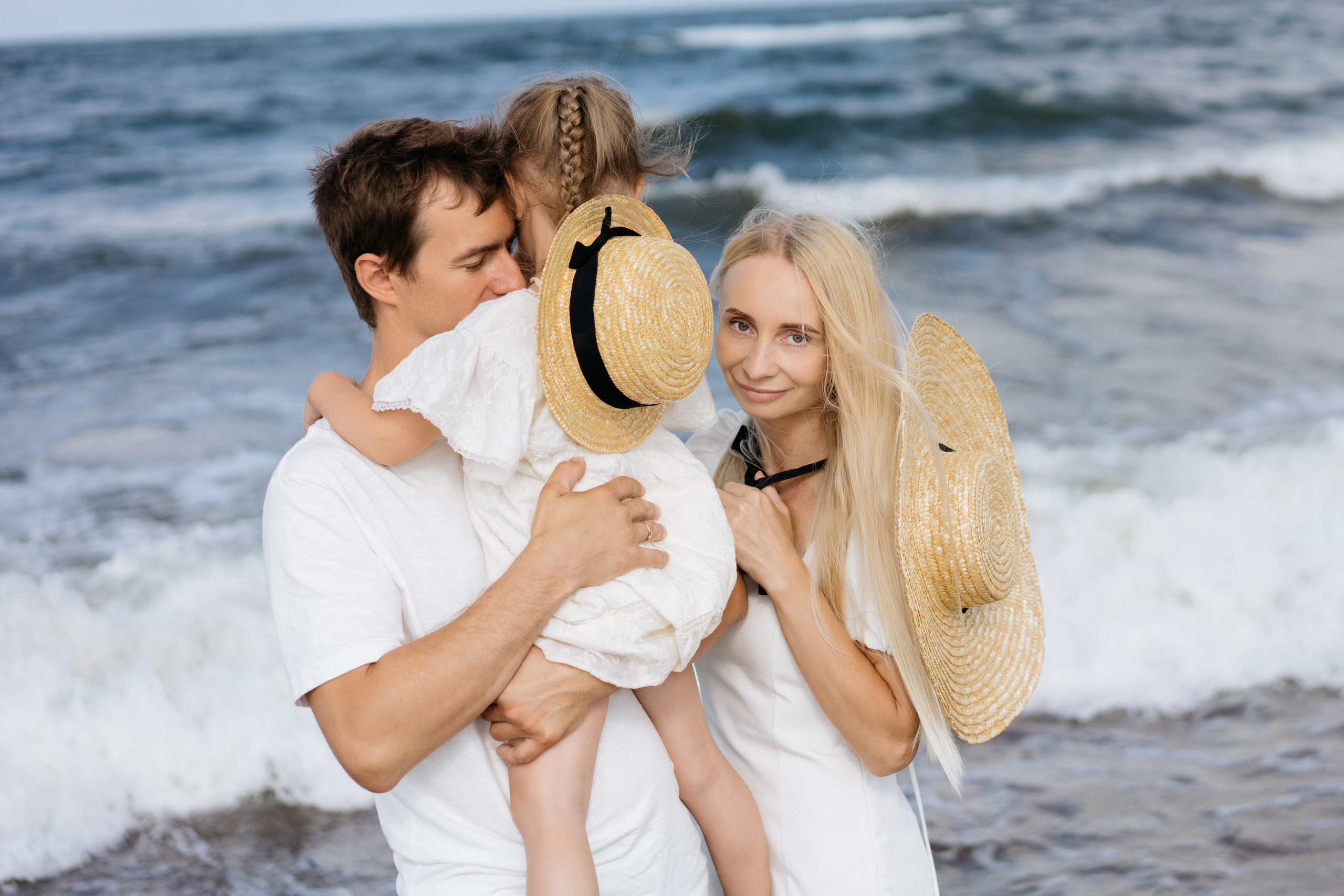 Летняя фотосессия на берегу моря. Свадебный и семейный фотограф в Калининграде Анастасия Гриценко
