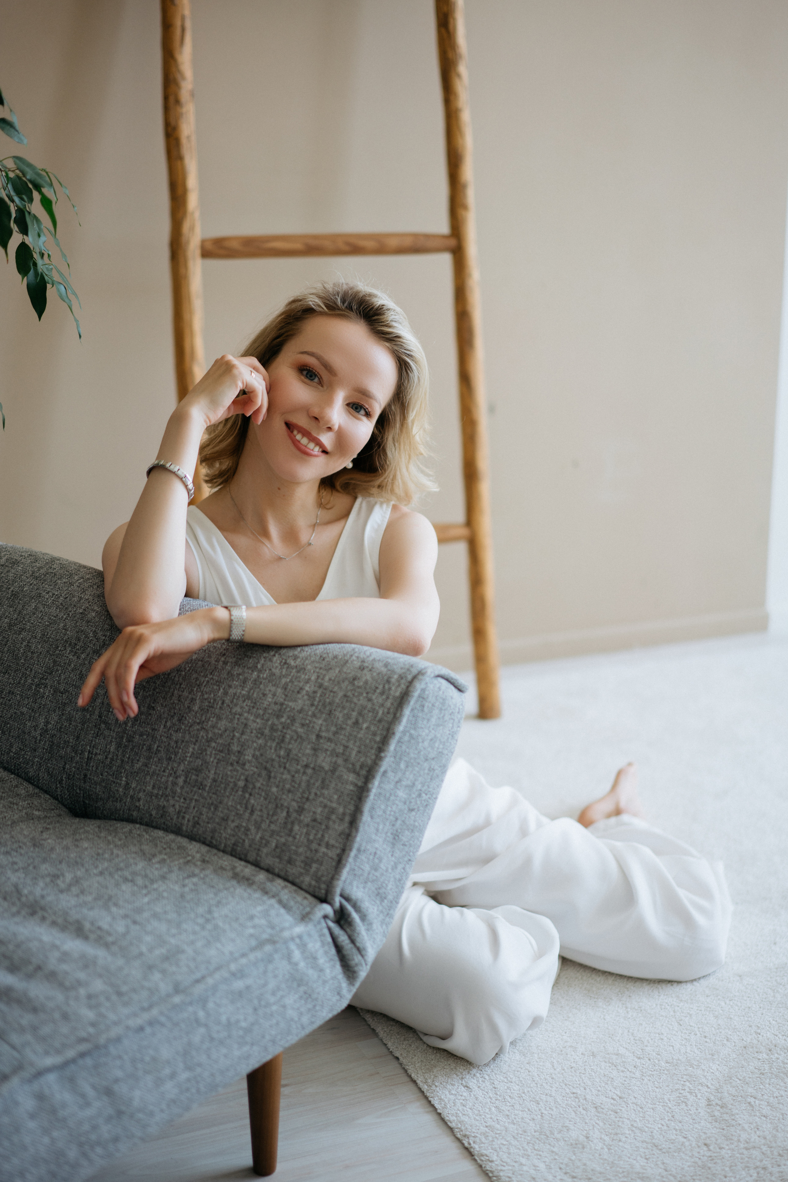 Семейная фотосессия в студии в качелями. Свадебный и семейный фотограф в Калининграде Анастасия Гриценко