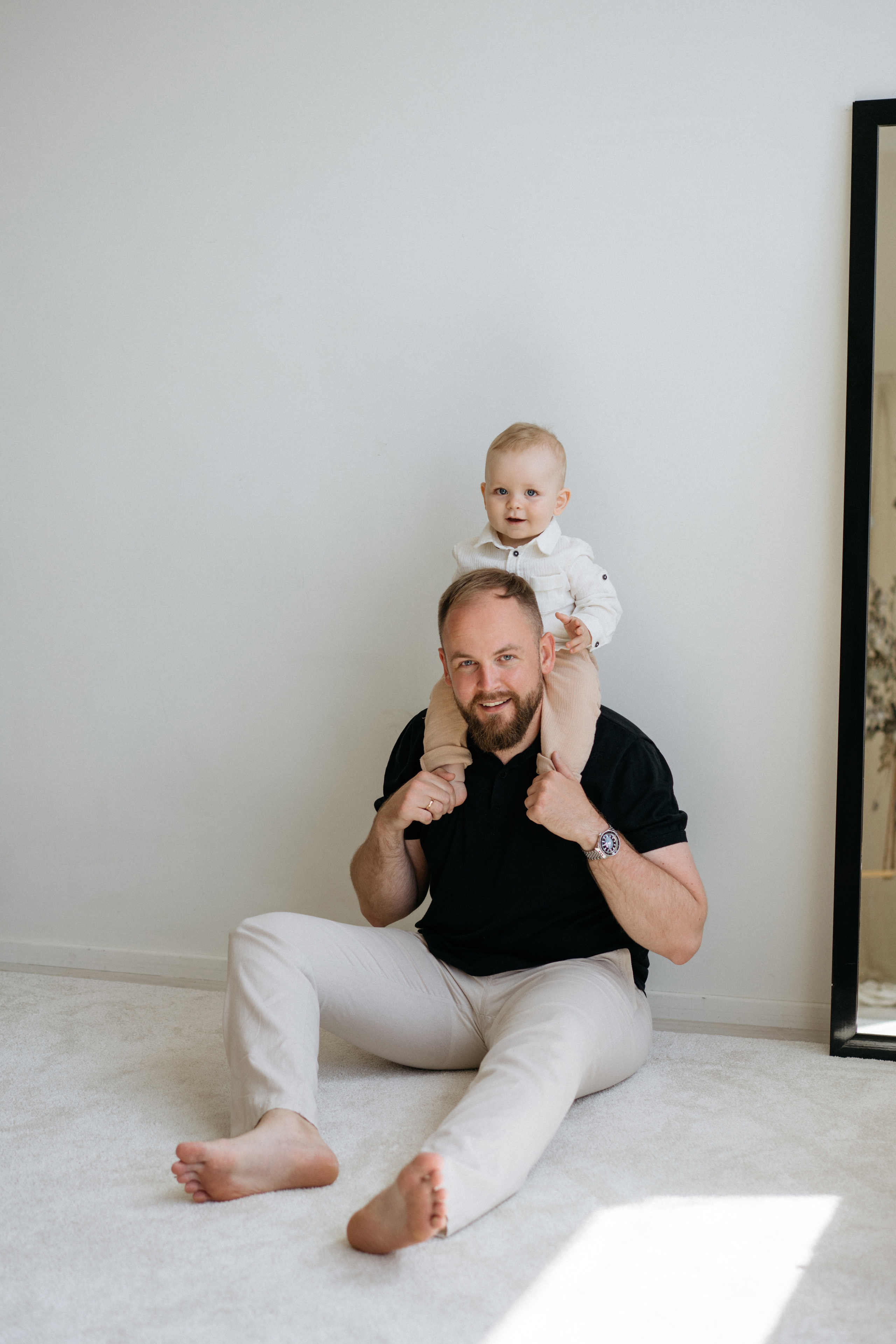 Семейная фотосессия в студии в качелями. Свадебный и семейный фотограф в Калининграде Анастасия Гриценко