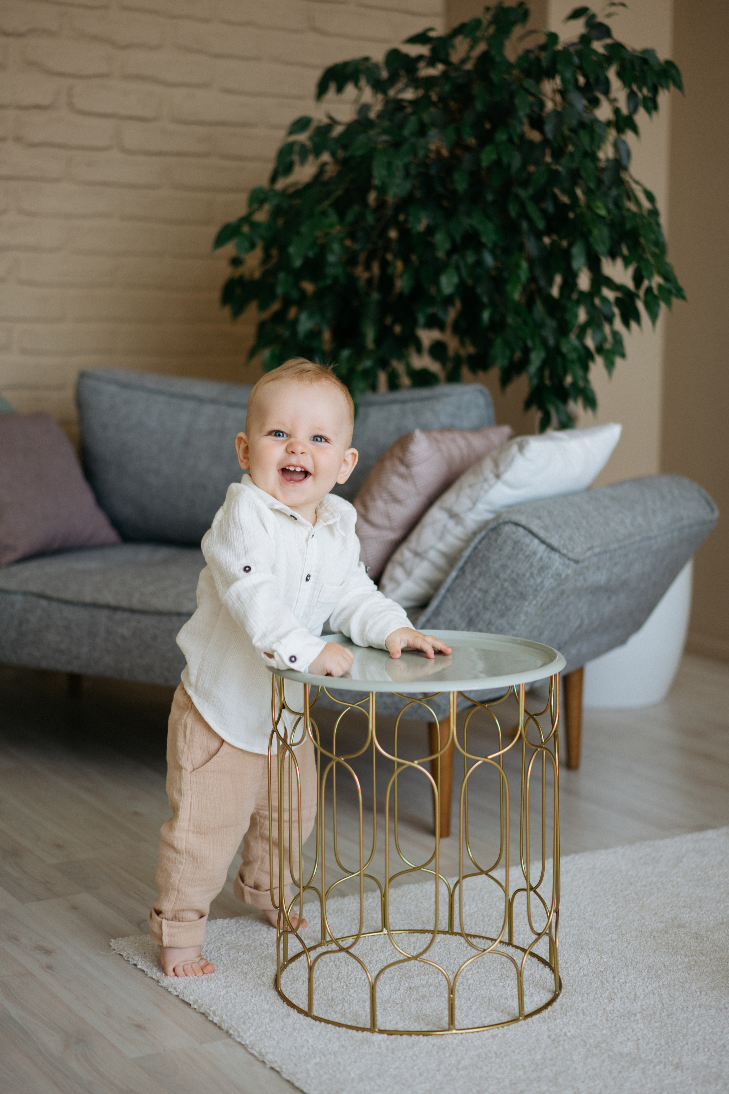 Семейная фотосессия в студии в качелями. Свадебный и семейный фотограф в Калининграде Анастасия Гриценко