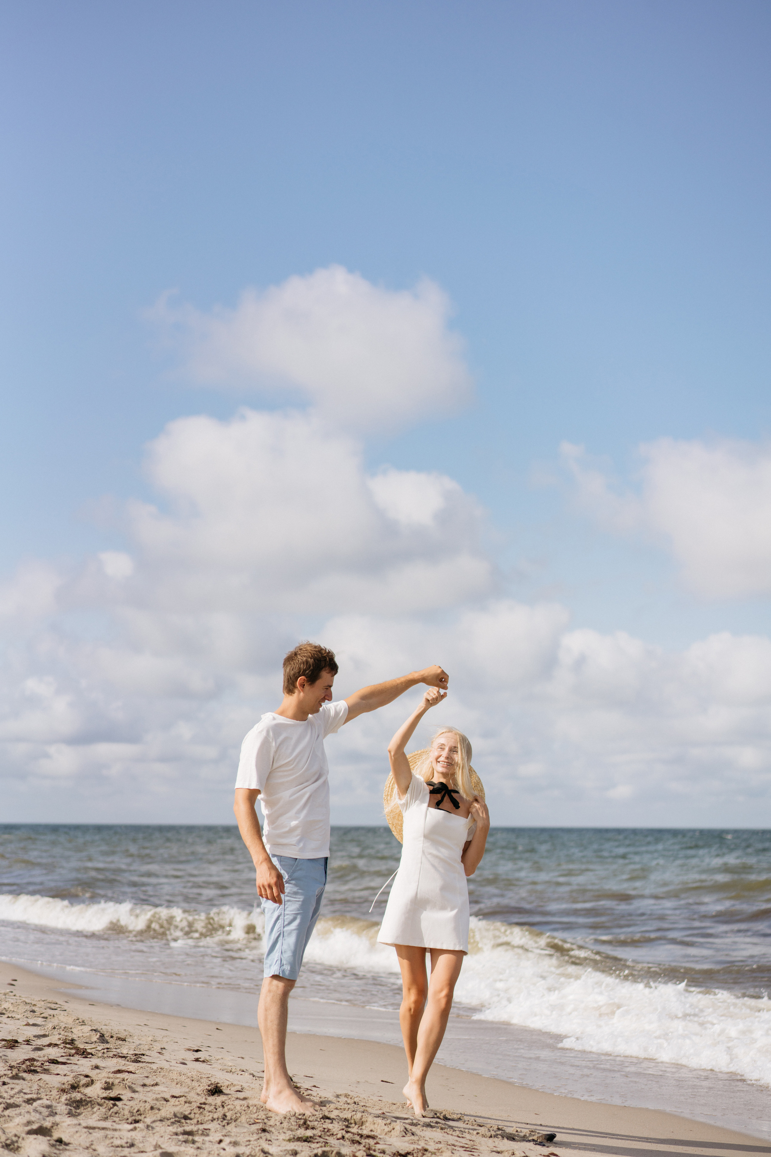 Летняя фотосессия на берегу моря. Свадебный и семейный фотограф в Калининграде Анастасия Гриценко