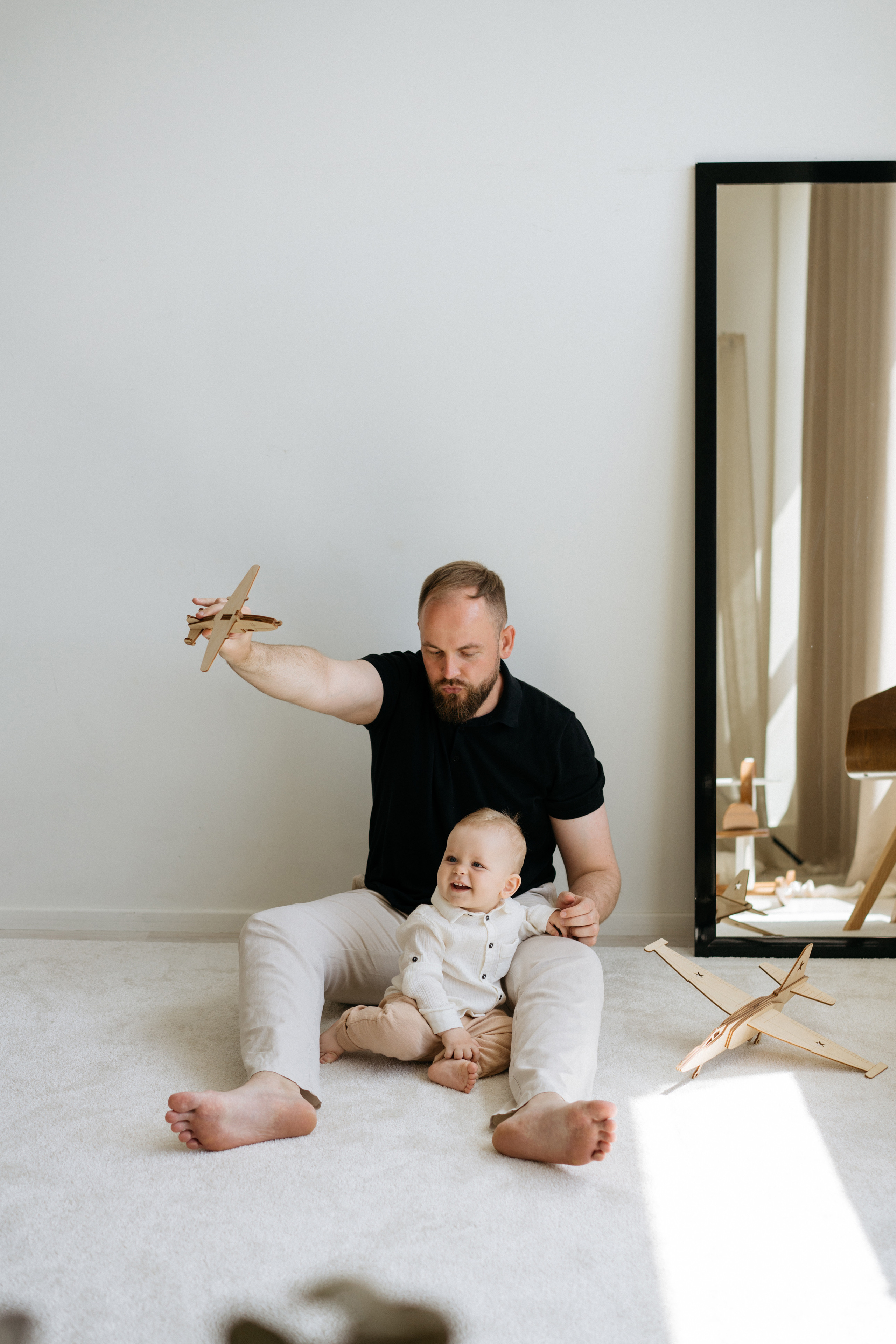 Семейная фотосессия в студии в качелями. Свадебный и семейный фотограф в Калининграде Анастасия Гриценко