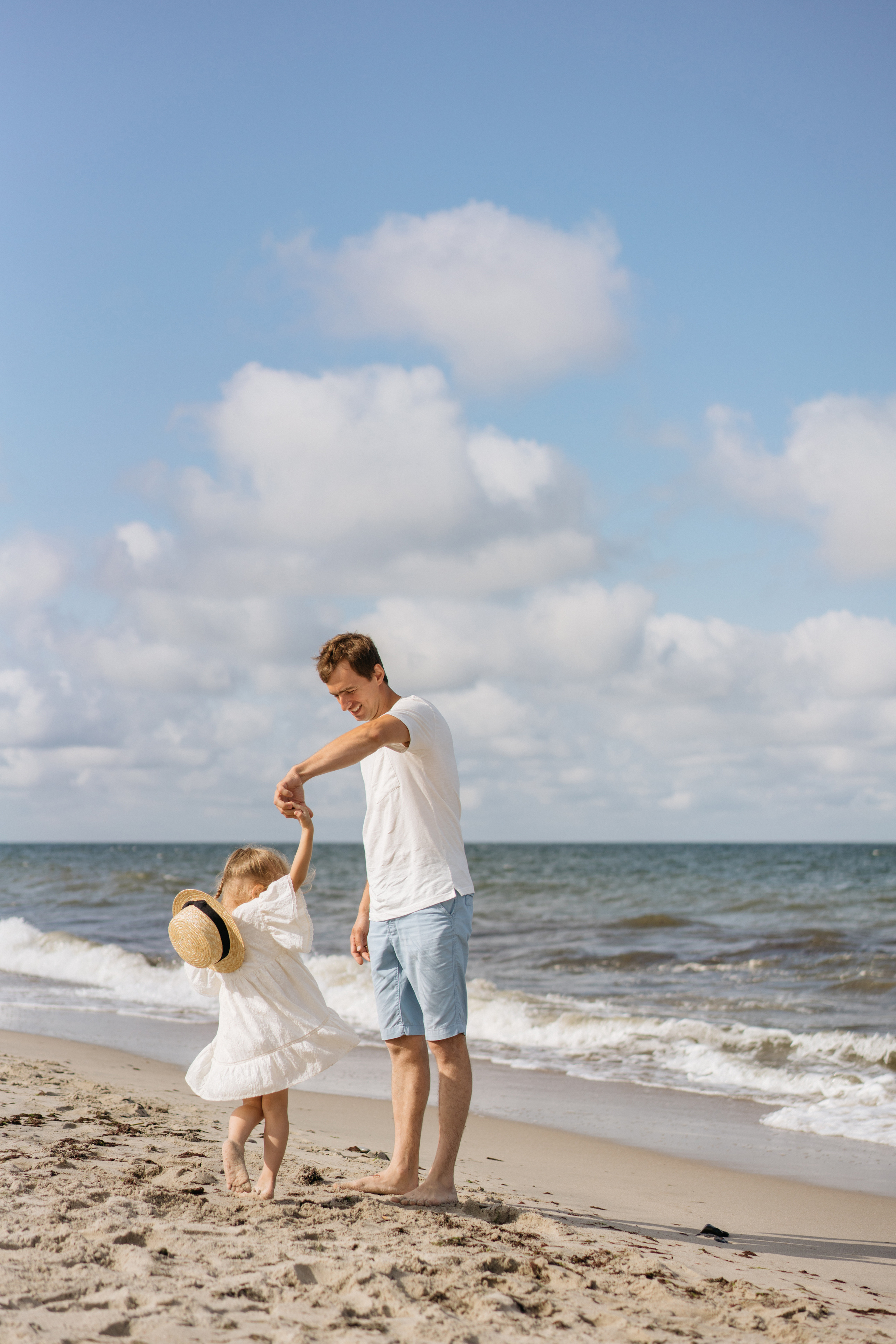 Летняя фотосессия на берегу моря. Свадебный и семейный фотограф в Калининграде Анастасия Гриценко