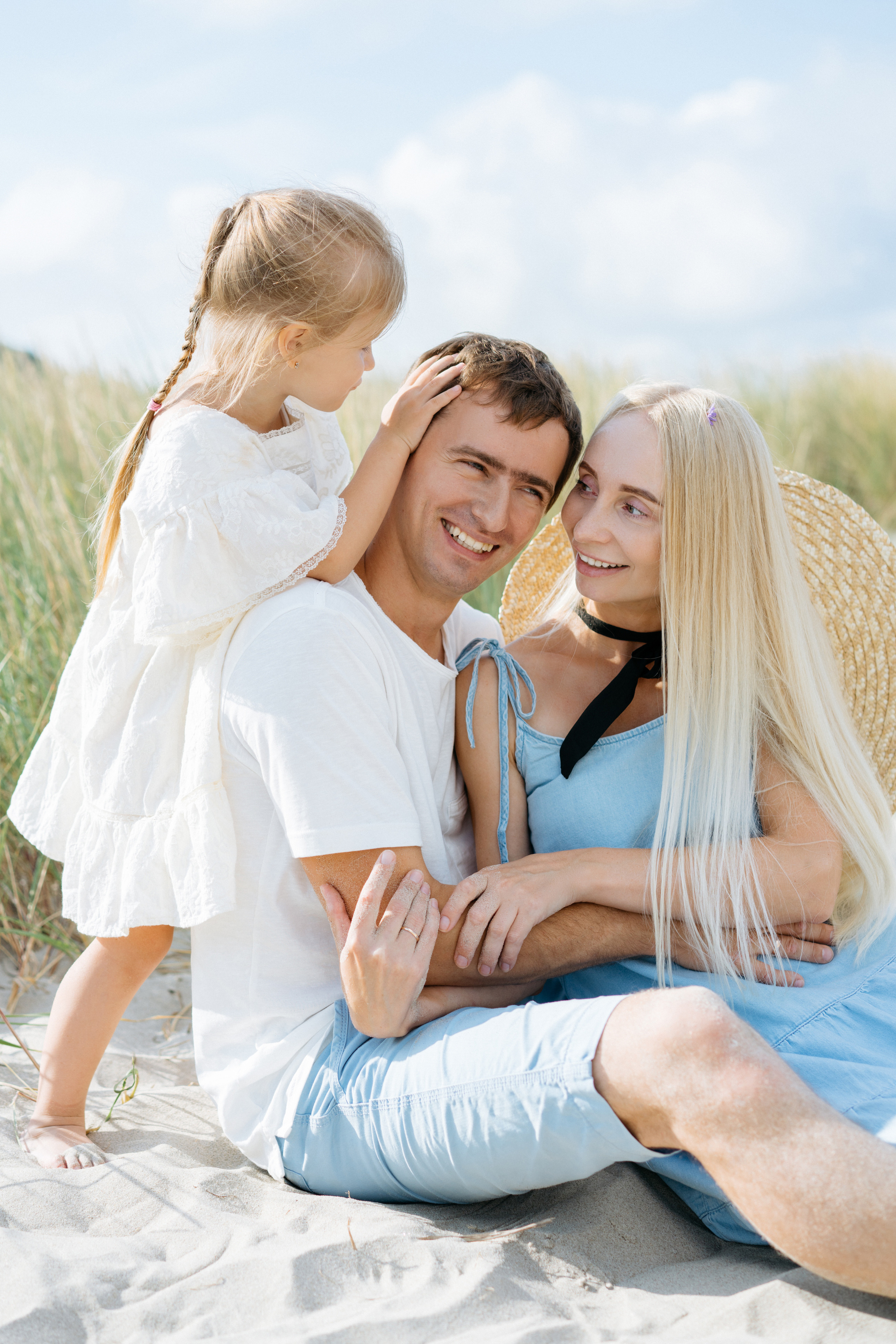 Летняя фотосессия на берегу моря. Свадебный и семейный фотограф в Калининграде Анастасия Гриценко