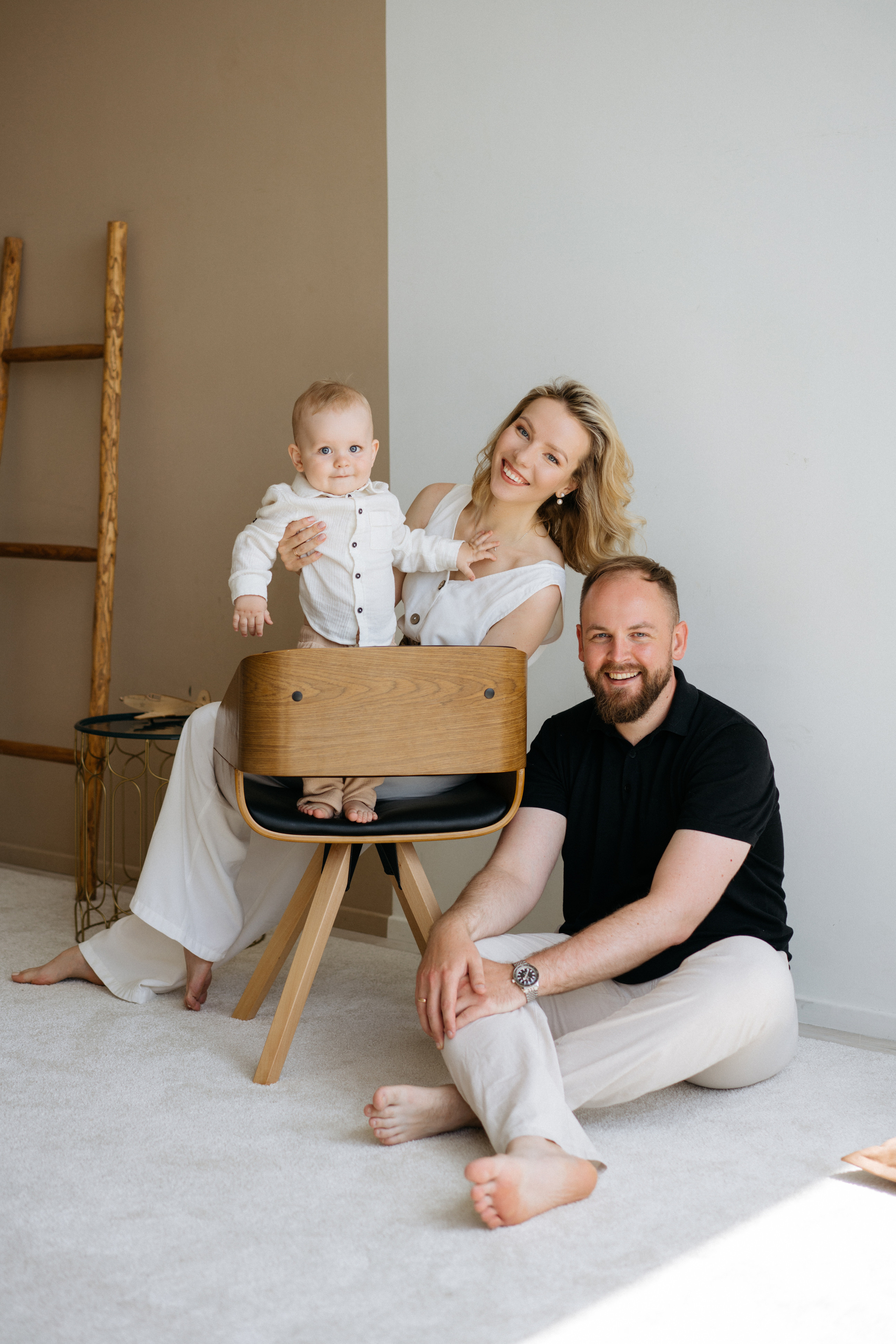 Семейная фотосессия в студии в качелями. Свадебный и семейный фотограф в Калининграде Анастасия Гриценко