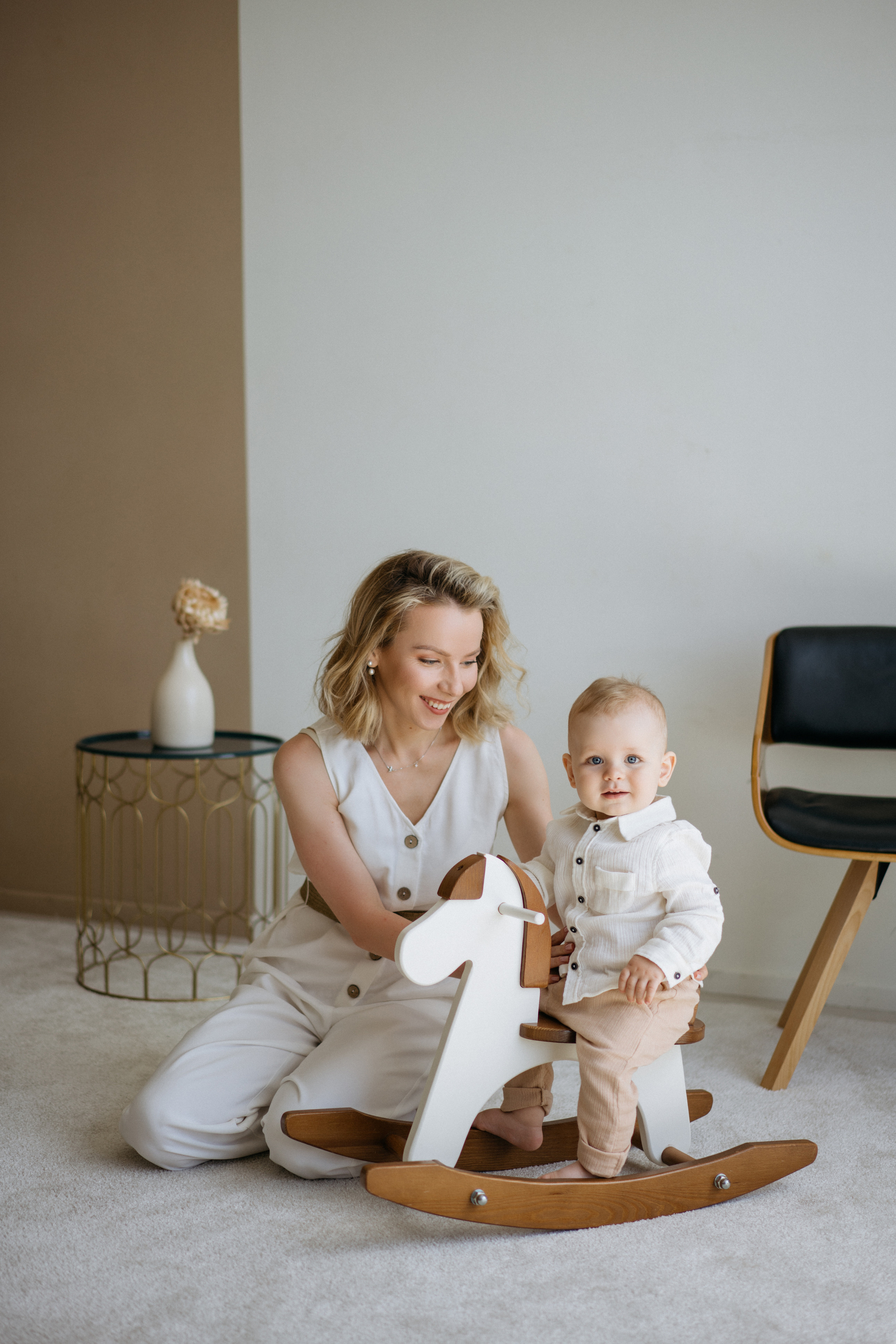 Семейная фотосессия в студии в качелями. Свадебный и семейный фотограф в Калининграде Анастасия Гриценко