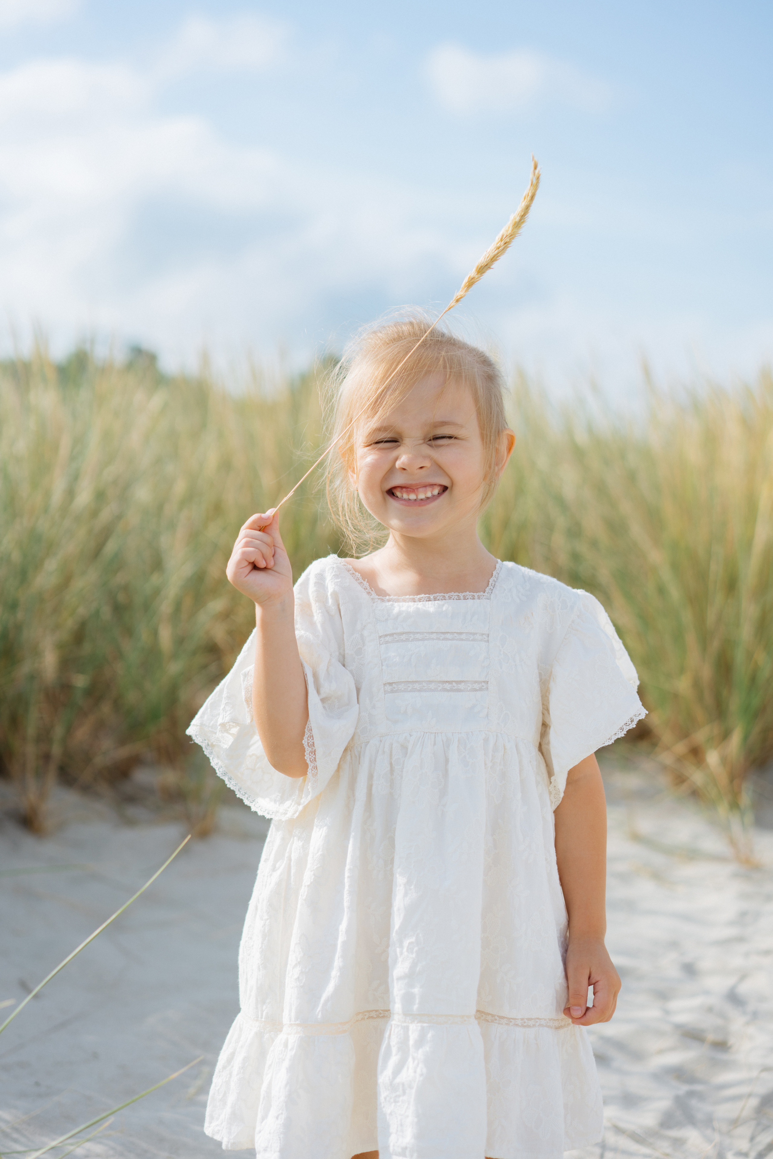 Летняя фотосессия на берегу моря. Свадебный и семейный фотограф в Калининграде Анастасия Гриценко