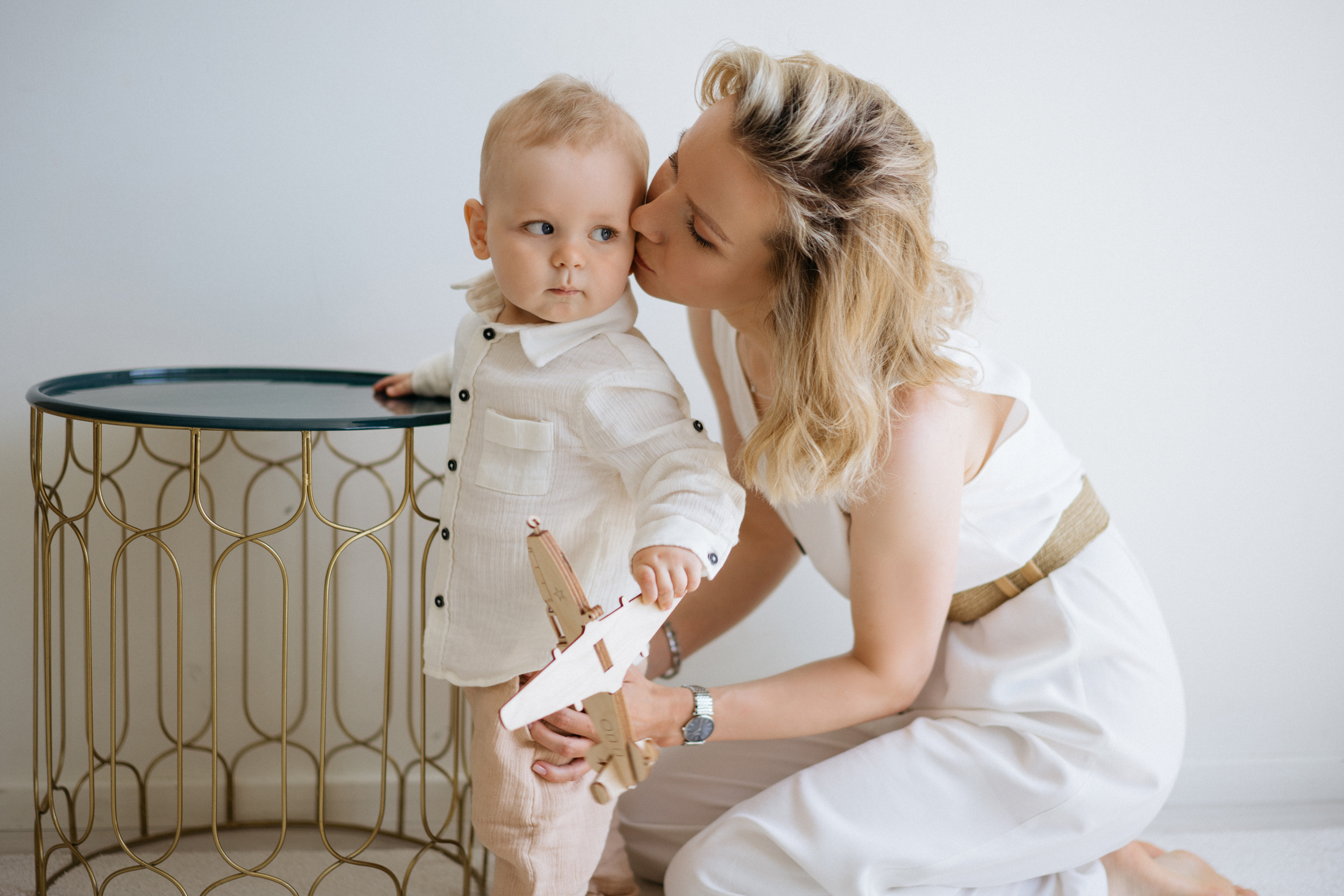 Семейная фотосессия в студии в качелями. Свадебный и семейный фотограф в Калининграде Анастасия Гриценко