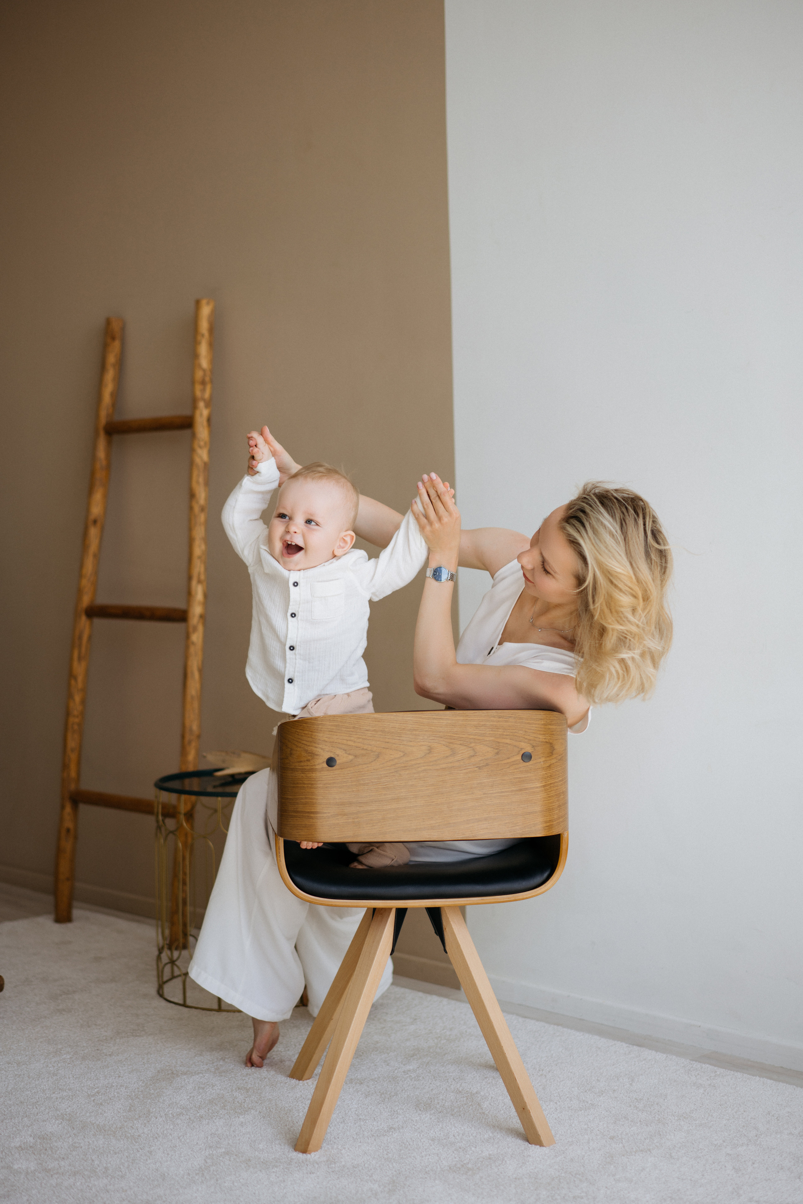 Семейная фотосессия в студии в качелями. Свадебный и семейный фотограф в Калининграде Анастасия Гриценко