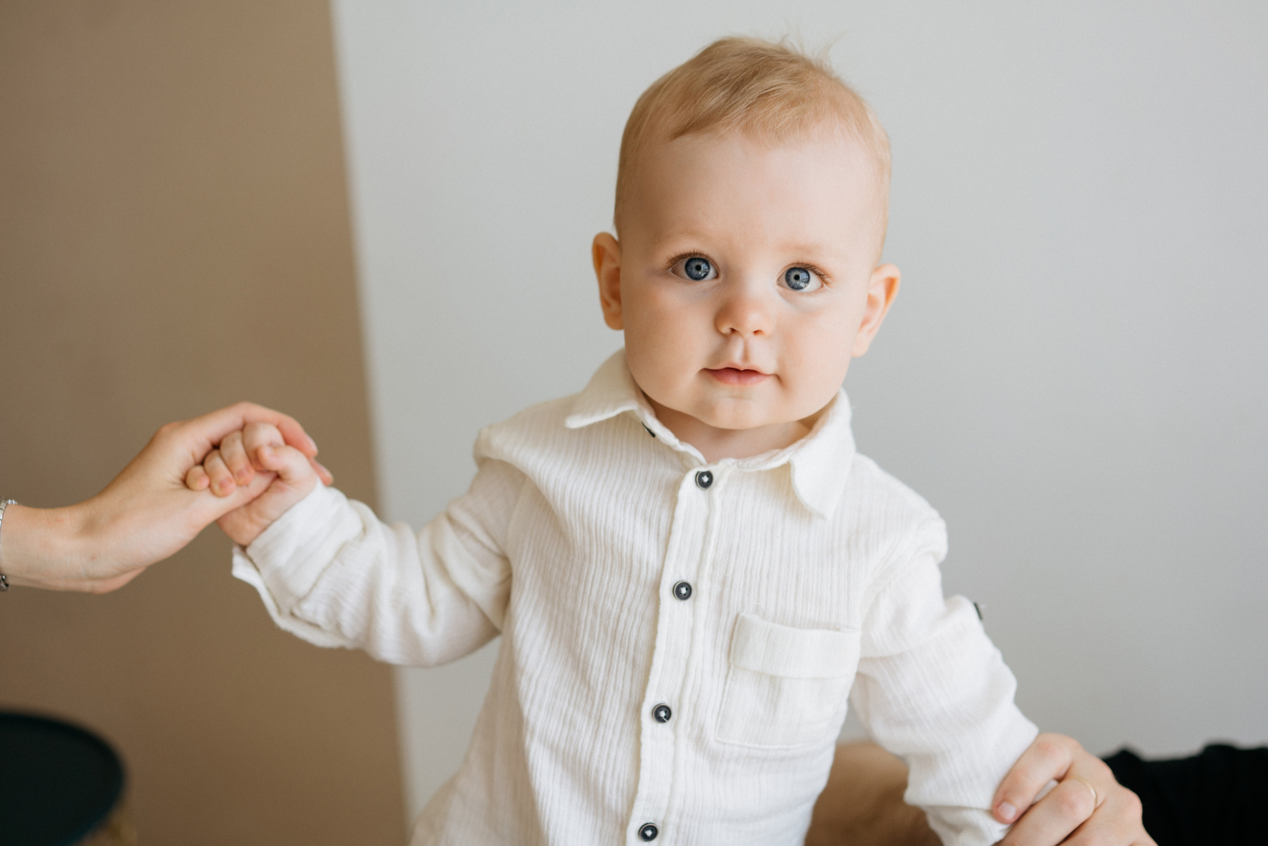 Семейная фотосессия в студии в качелями. Свадебный и семейный фотограф в Калининграде Анастасия Гриценко