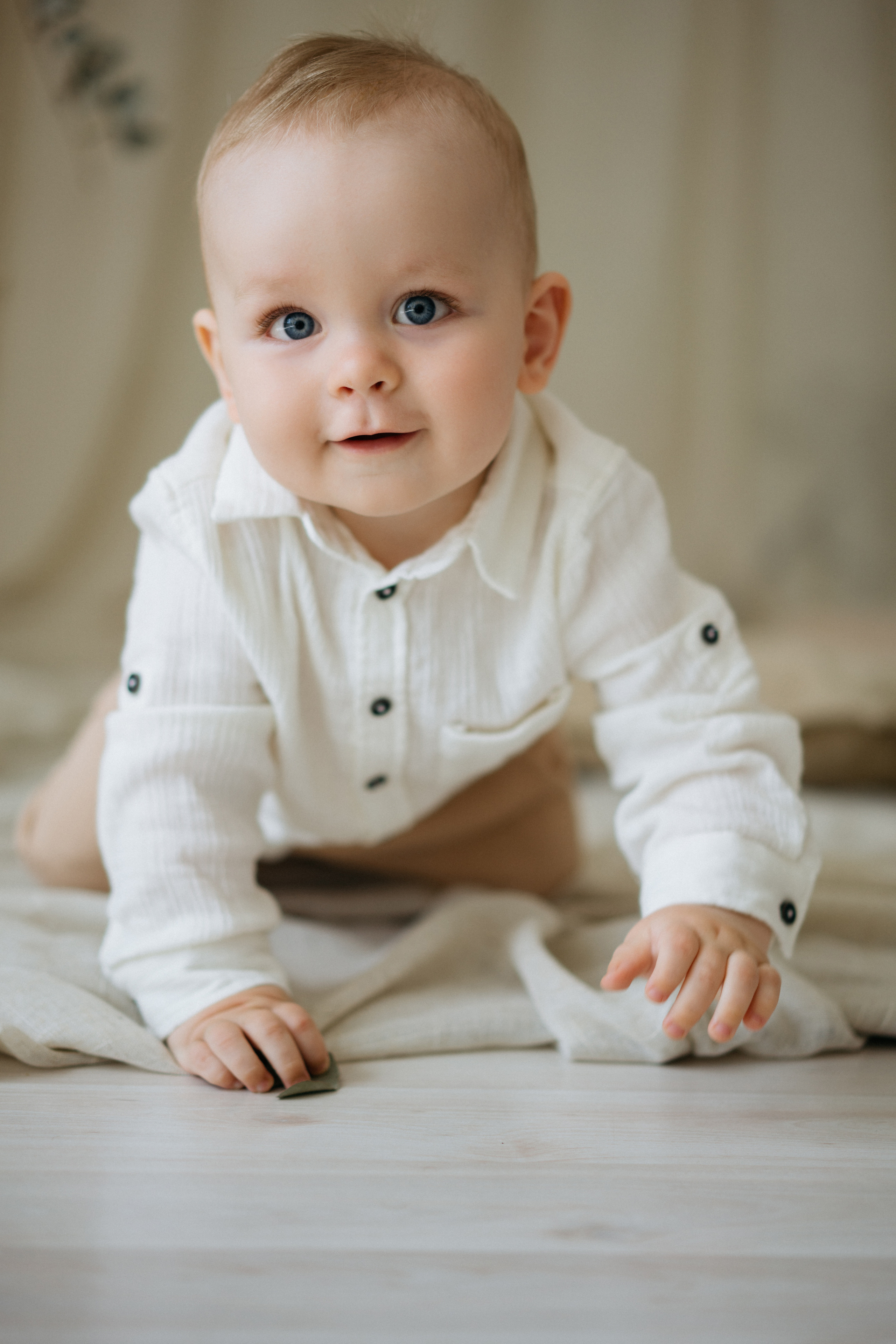 Семейная фотосессия в студии в качелями. Свадебный и семейный фотограф в Калининграде Анастасия Гриценко