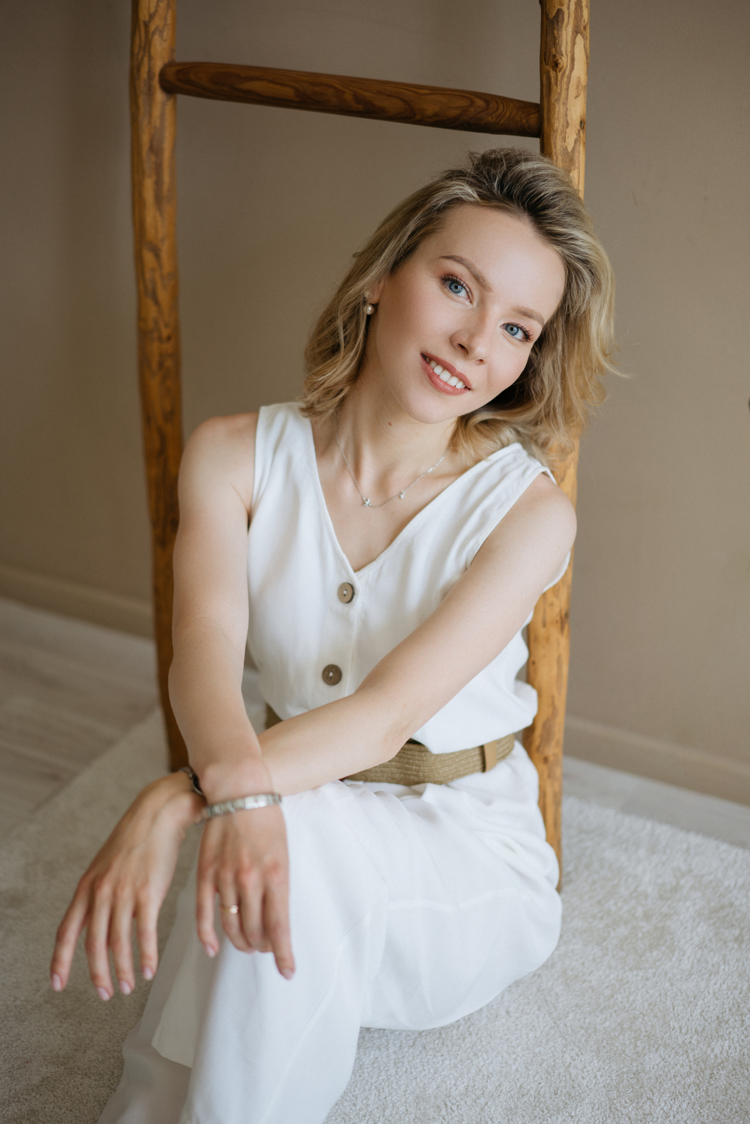 Семейная фотосессия в студии в качелями. Свадебный и семейный фотограф в Калининграде Анастасия Гриценко