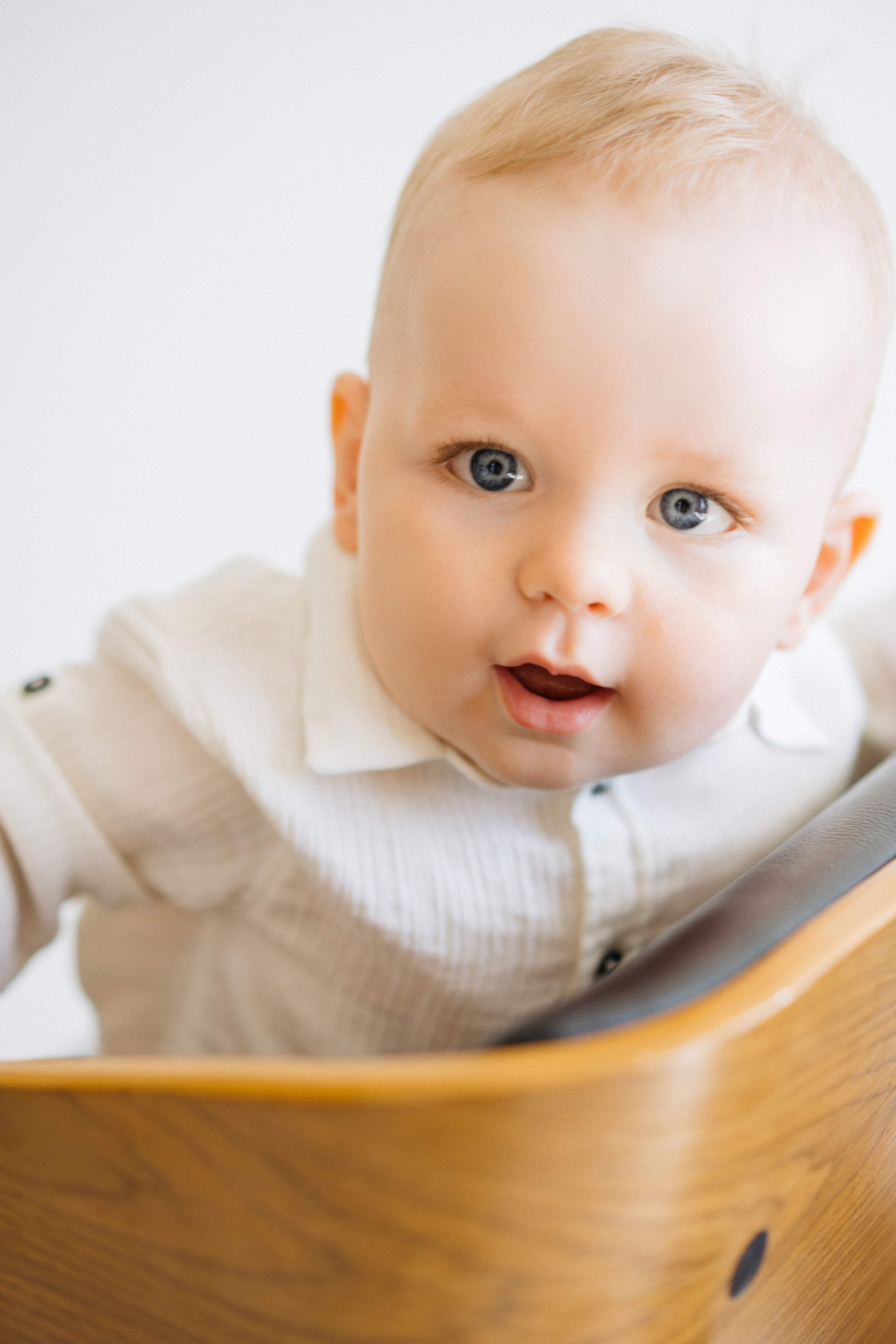 Семейная фотосессия в студии в качелями. Свадебный и семейный фотограф в Калининграде Анастасия Гриценко