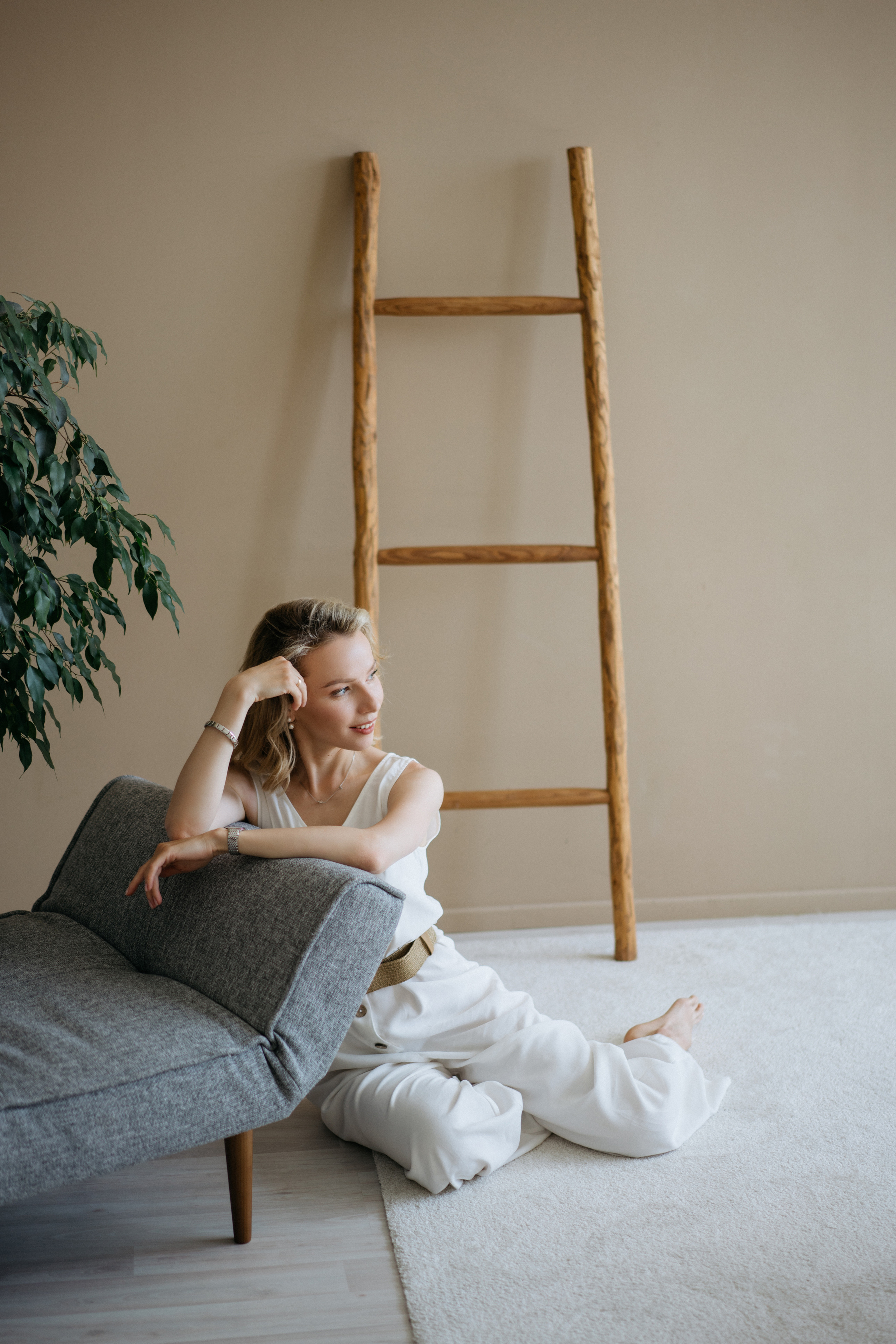 Семейная фотосессия в студии в качелями. Свадебный и семейный фотограф в Калининграде Анастасия Гриценко