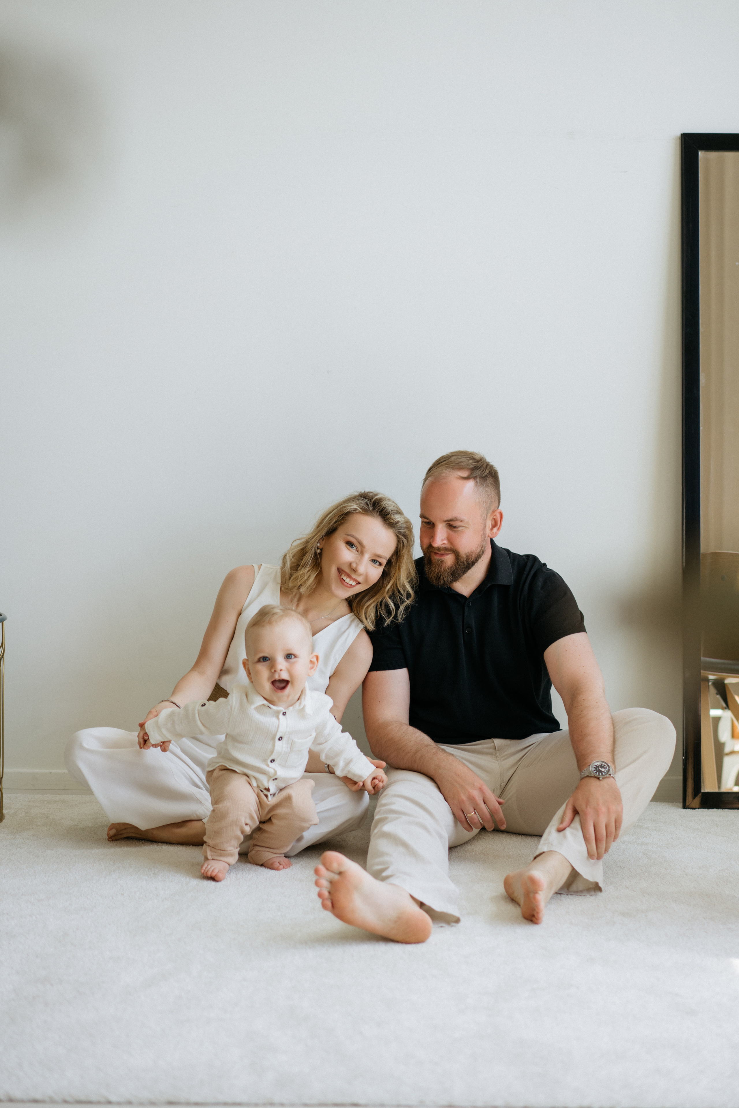 Семейная фотосессия в студии в качелями. Свадебный и семейный фотограф в Калининграде Анастасия Гриценко