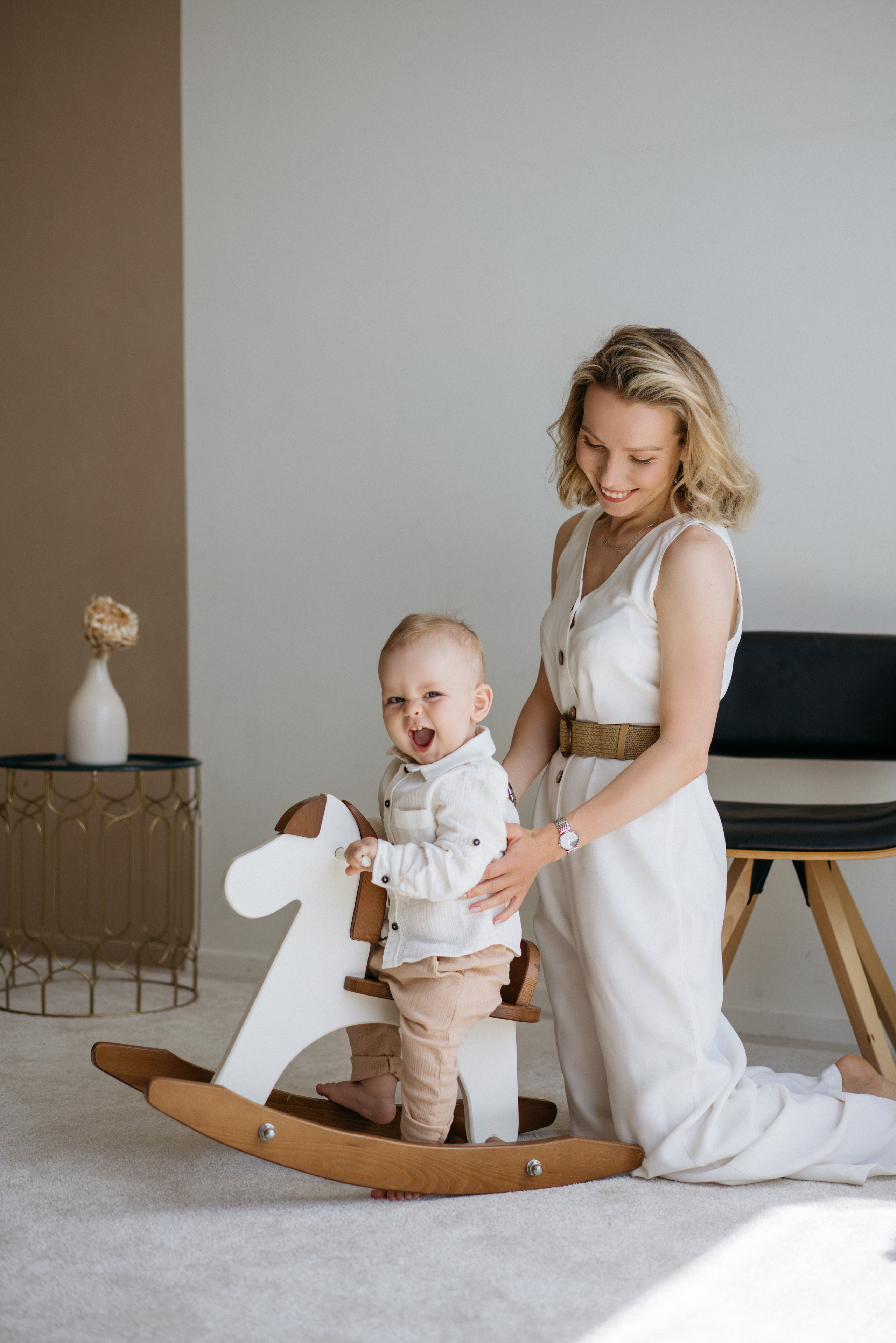 Семейная фотосессия в студии в качелями. Свадебный и семейный фотограф в Калининграде Анастасия Гриценко