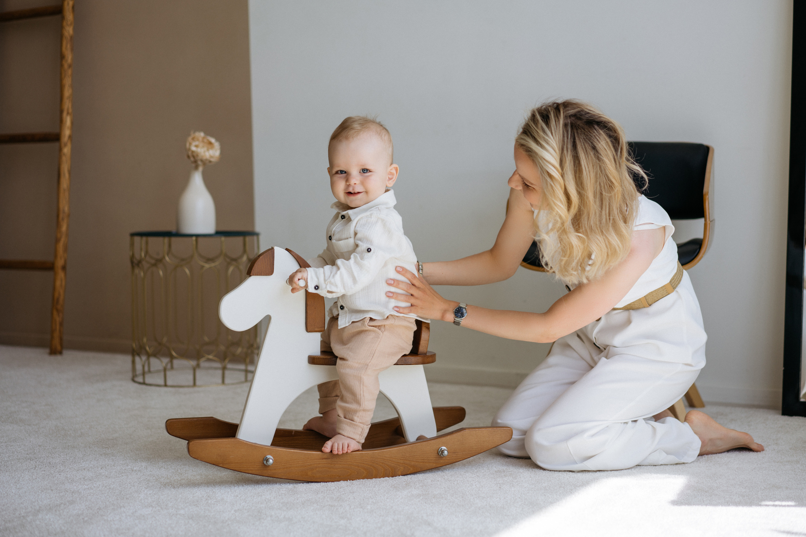 Семейная фотосессия в студии в качелями. Свадебный и семейный фотограф в Калининграде Анастасия Гриценко