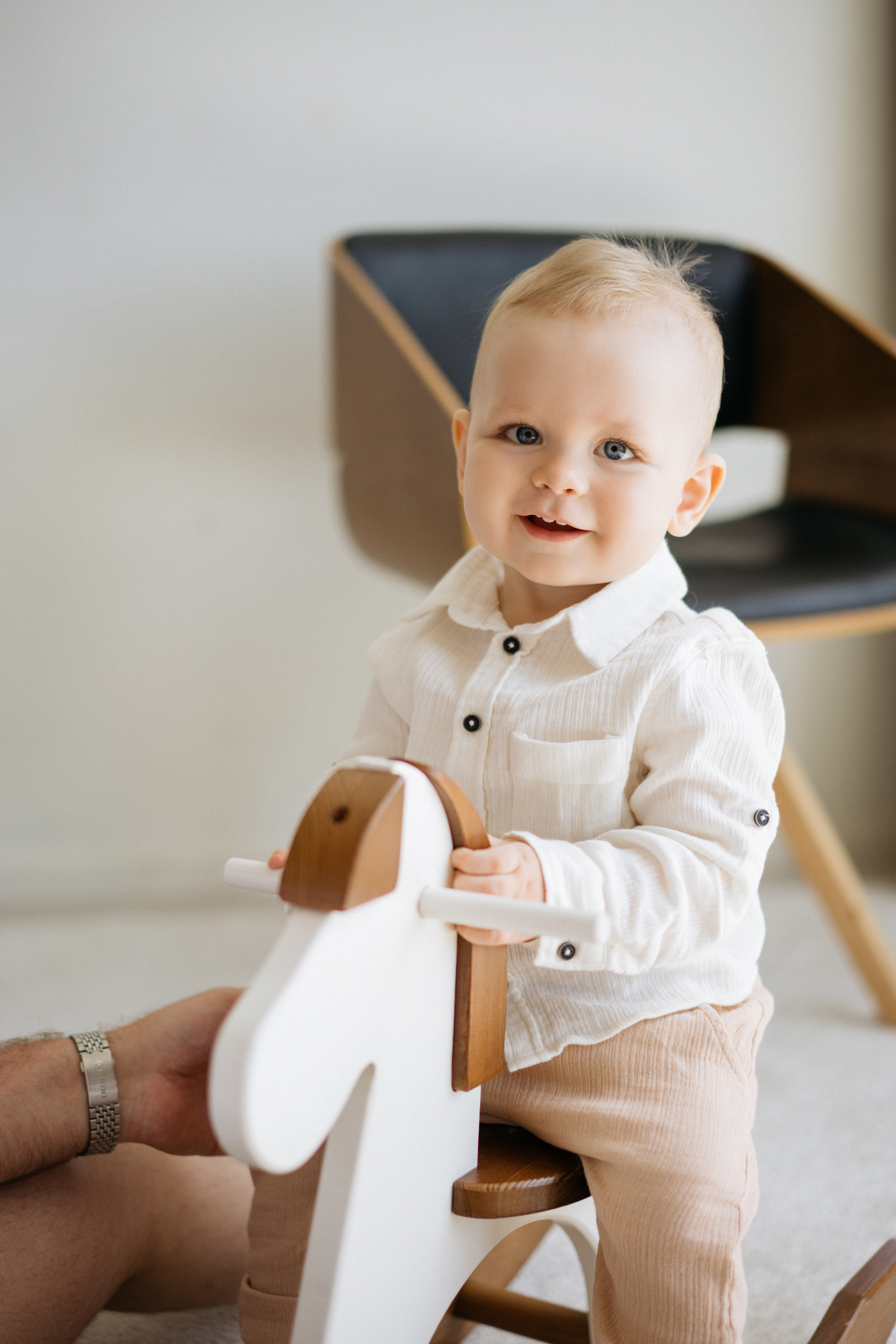Семейная фотосессия в студии в качелями. Свадебный и семейный фотограф в Калининграде Анастасия Гриценко