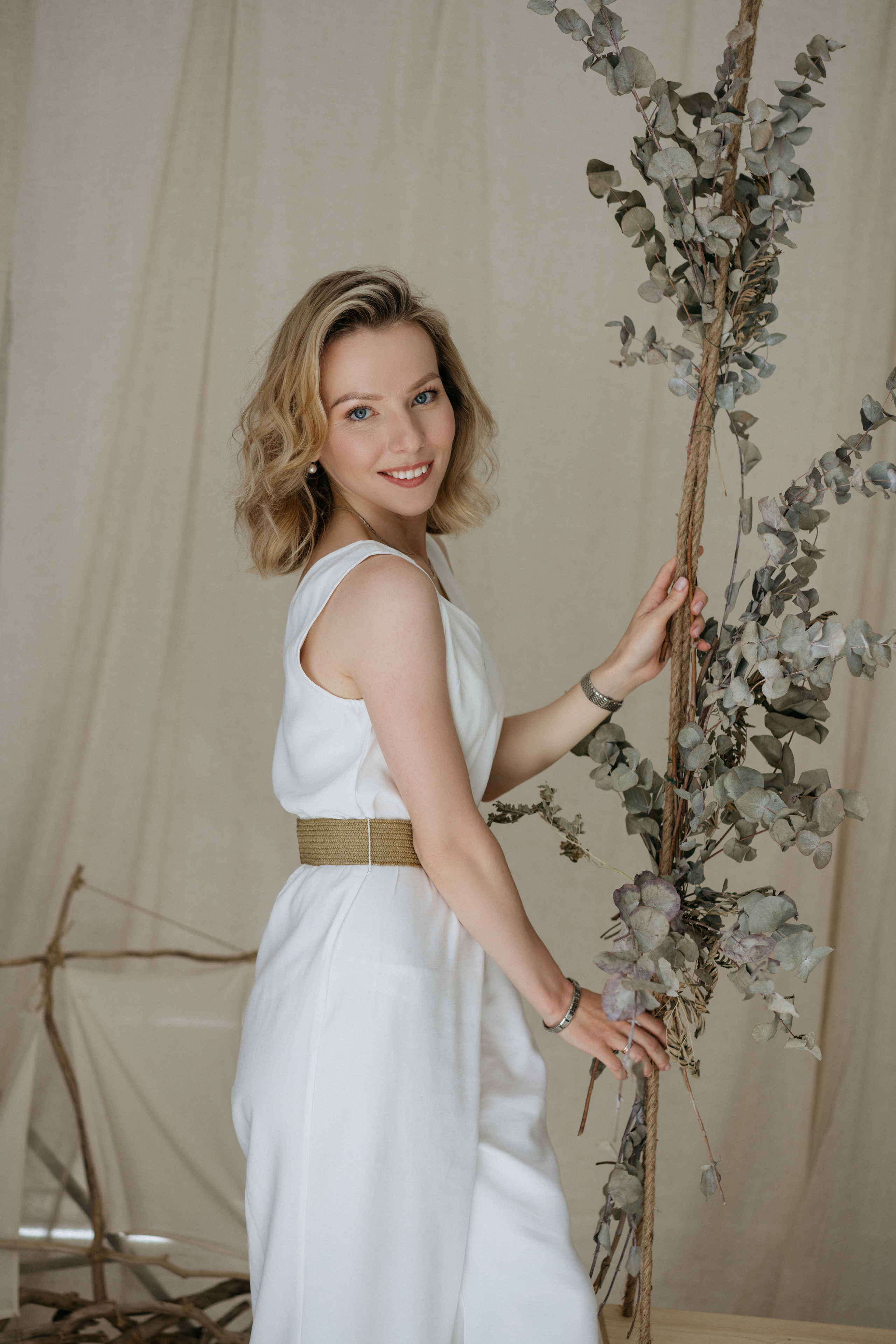 Семейная фотосессия в студии в качелями. Свадебный и семейный фотограф в Калининграде Анастасия Гриценко