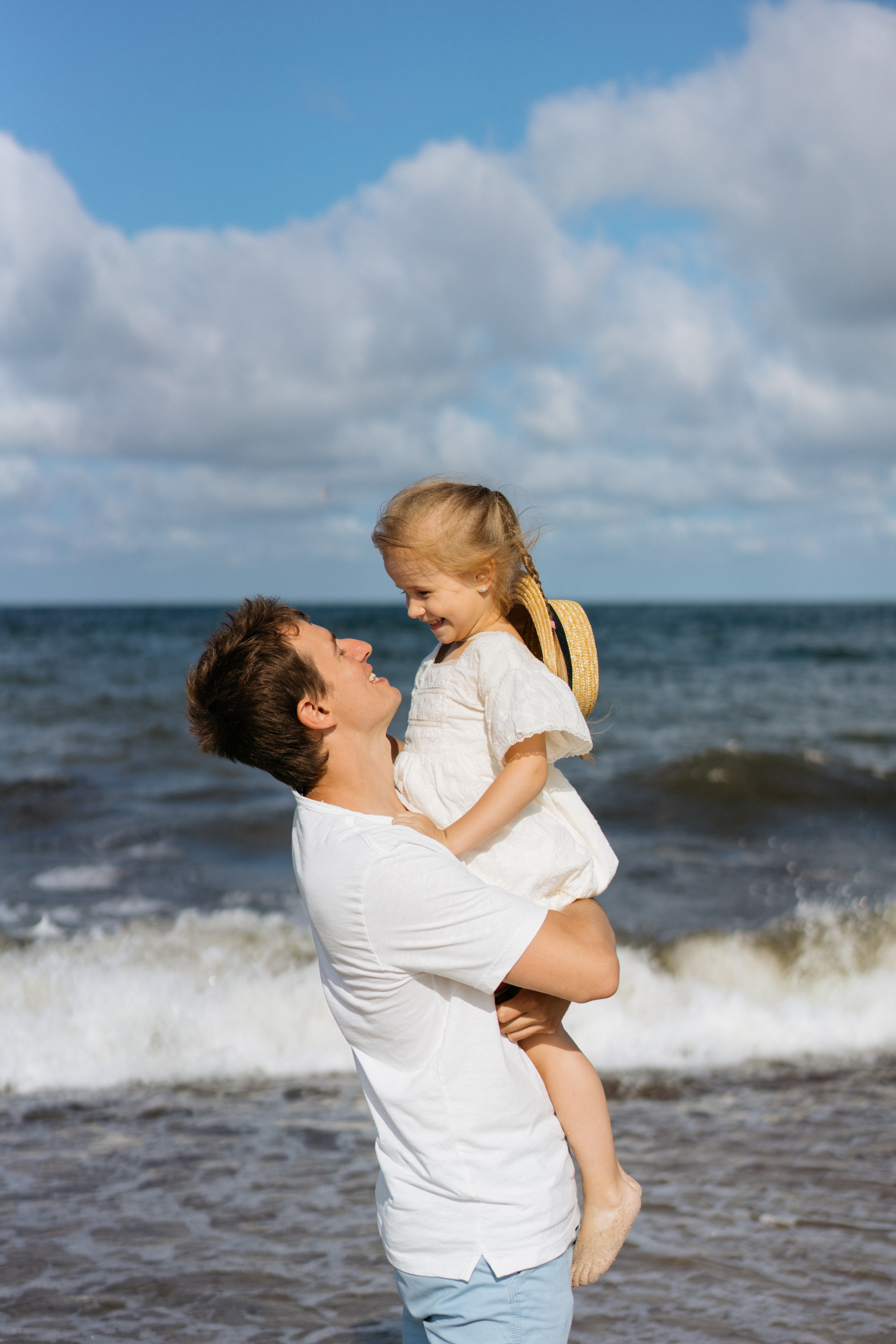 Летняя фотосессия на берегу моря. Свадебный и семейный фотограф в Калининграде Анастасия Гриценко
