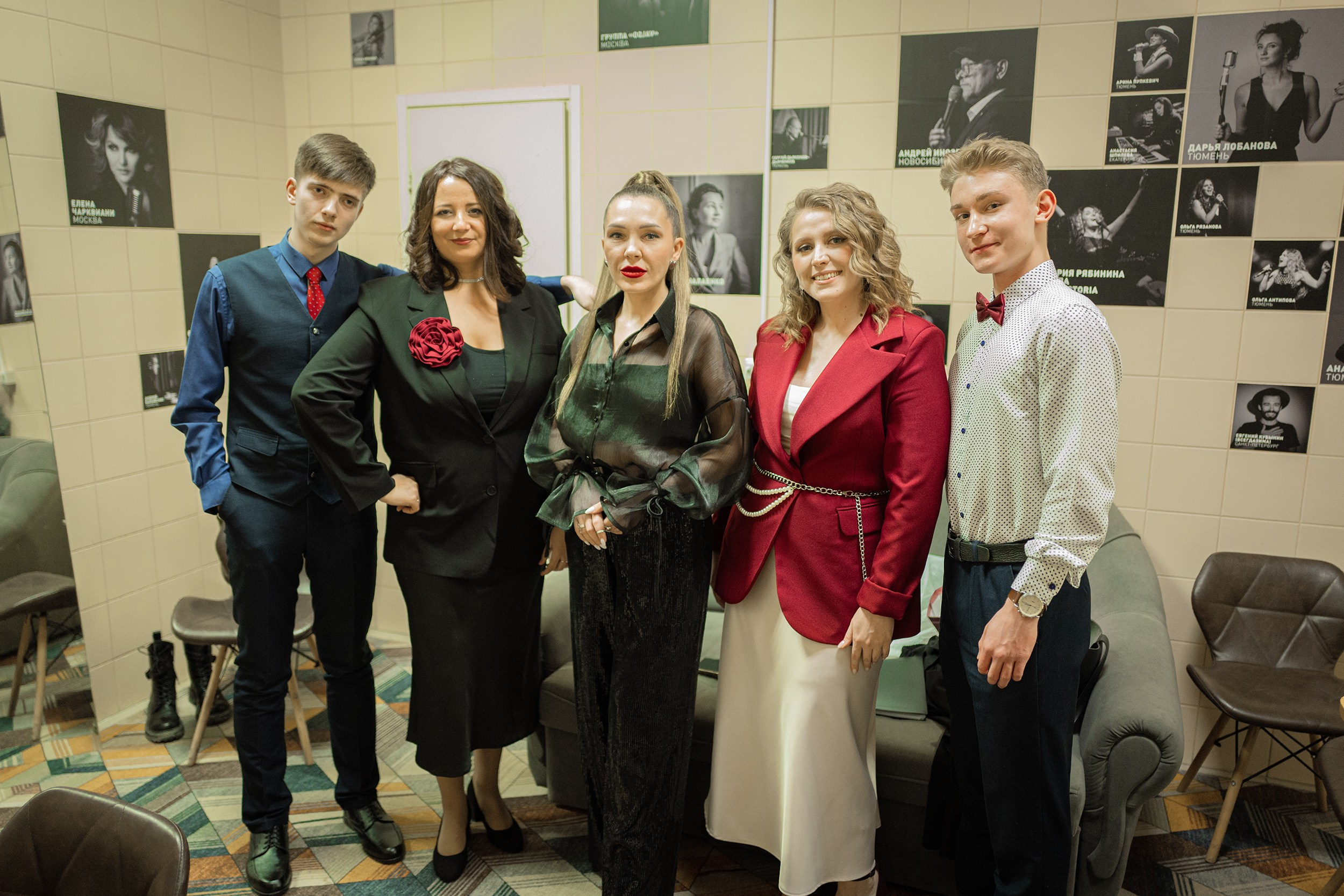 Выступление YOLO band в арт кафе. Фотограф Тюмень