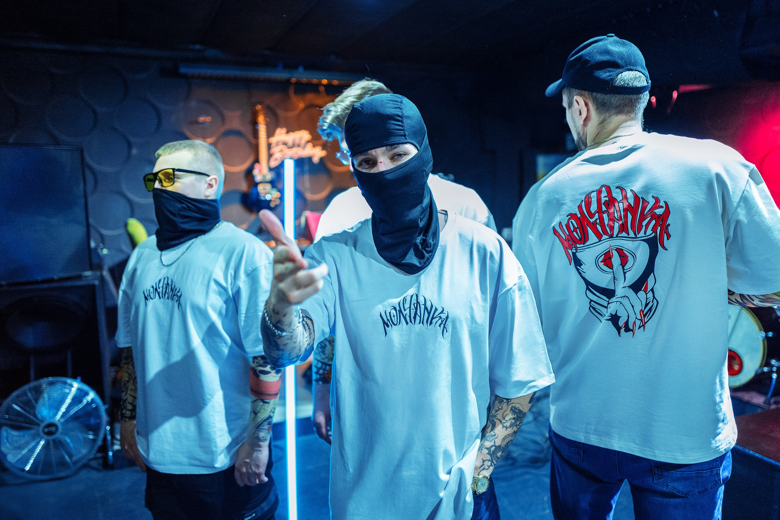 Реклама футболок «Молчанка». Фотограф Тюмень