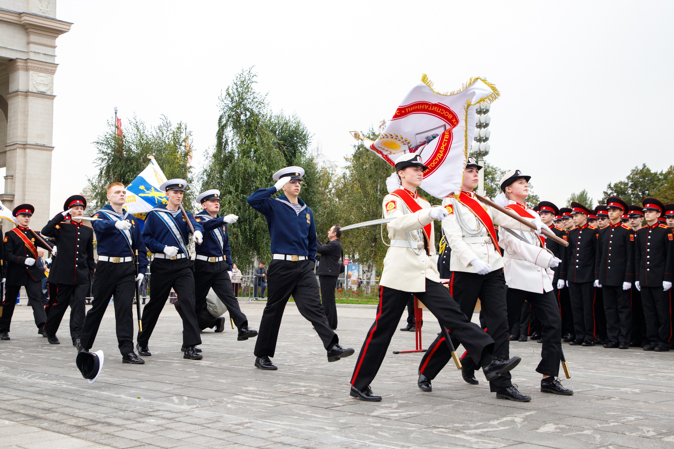 Репортаж посвящения в кадеты в Москве на ВДНХ в сентябре 2024 года. Семейный и школьный фотограф в Москве Анна Ткач