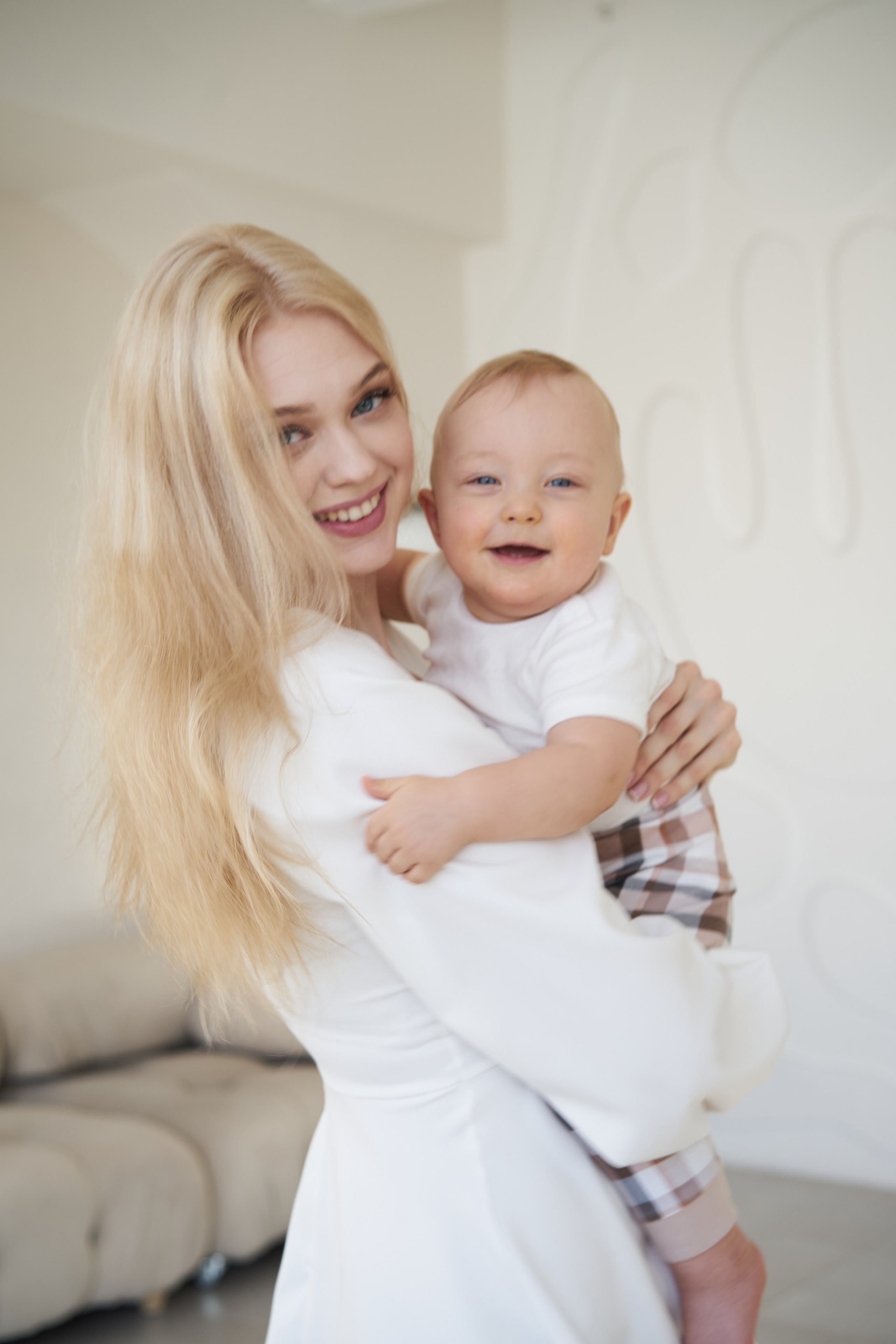 Семейная фотосессия в студии. Фотограф Екатеринбург Кокшарова Александра