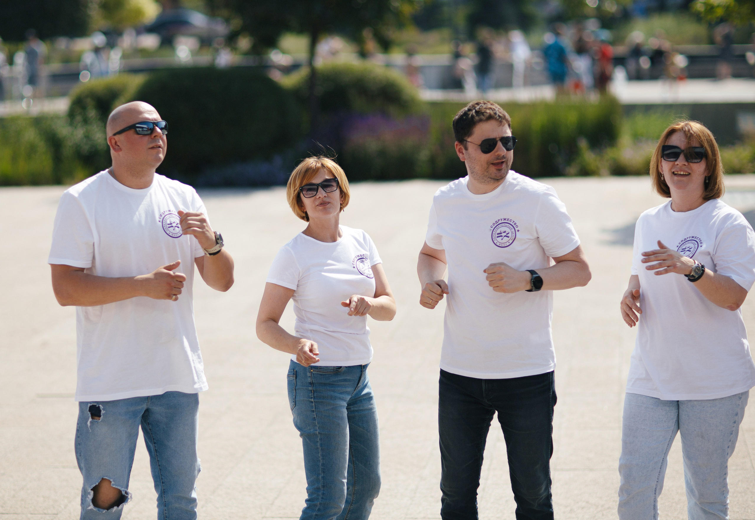 Репортажные фото съёмки клипа от родителей выпускникам. Свадебный фотограф в Воронеже Александр Работкин