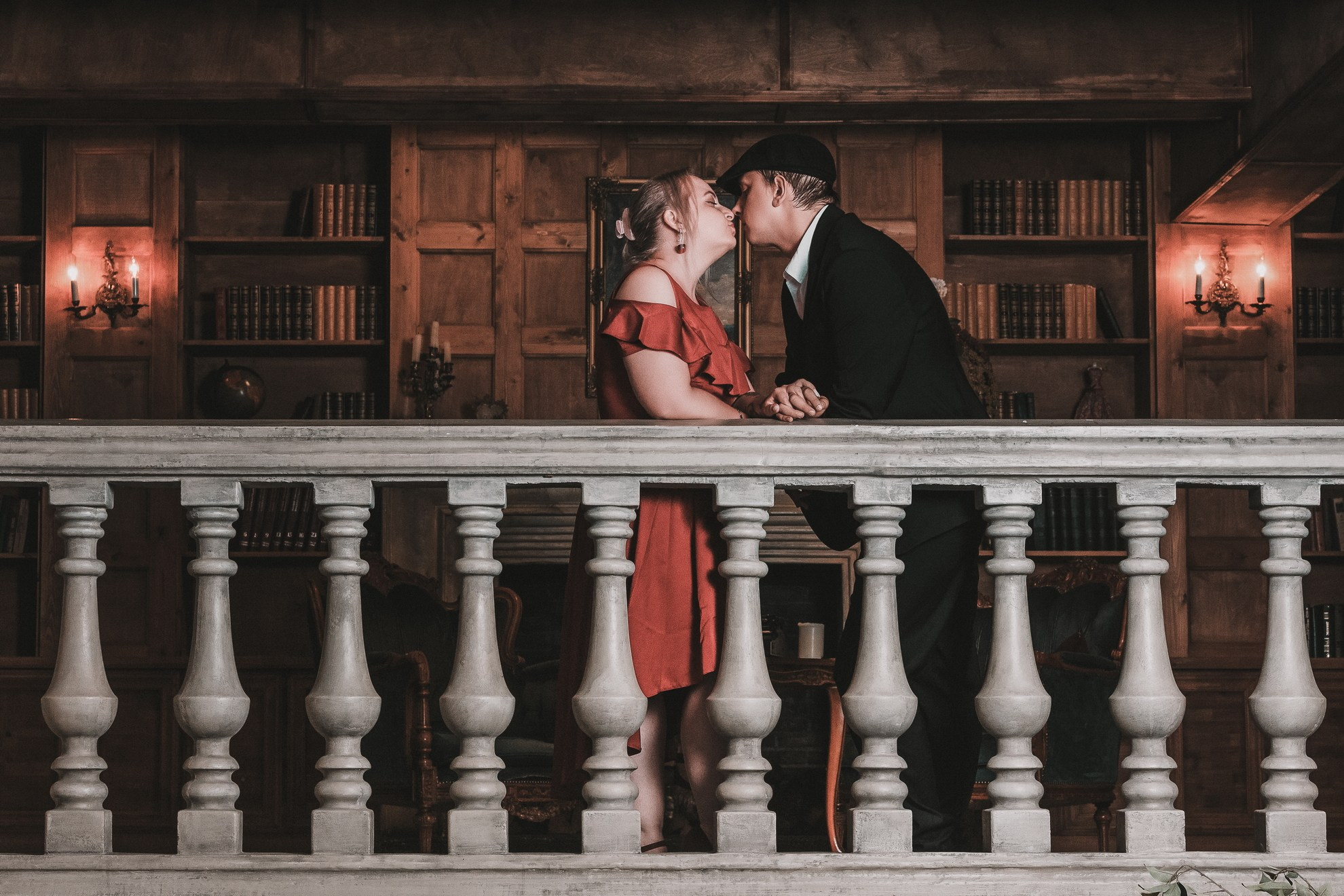 Профессиональная фотосессия в Санкт-Петербурге. Фотограф Сергей Пушкин. Частная студийная фотосъёмка в спб. Лавстори в студии. Портретная фотосъёмка в интерьере. Фотограф на память. Заказать фотосессию в Петербурге. 