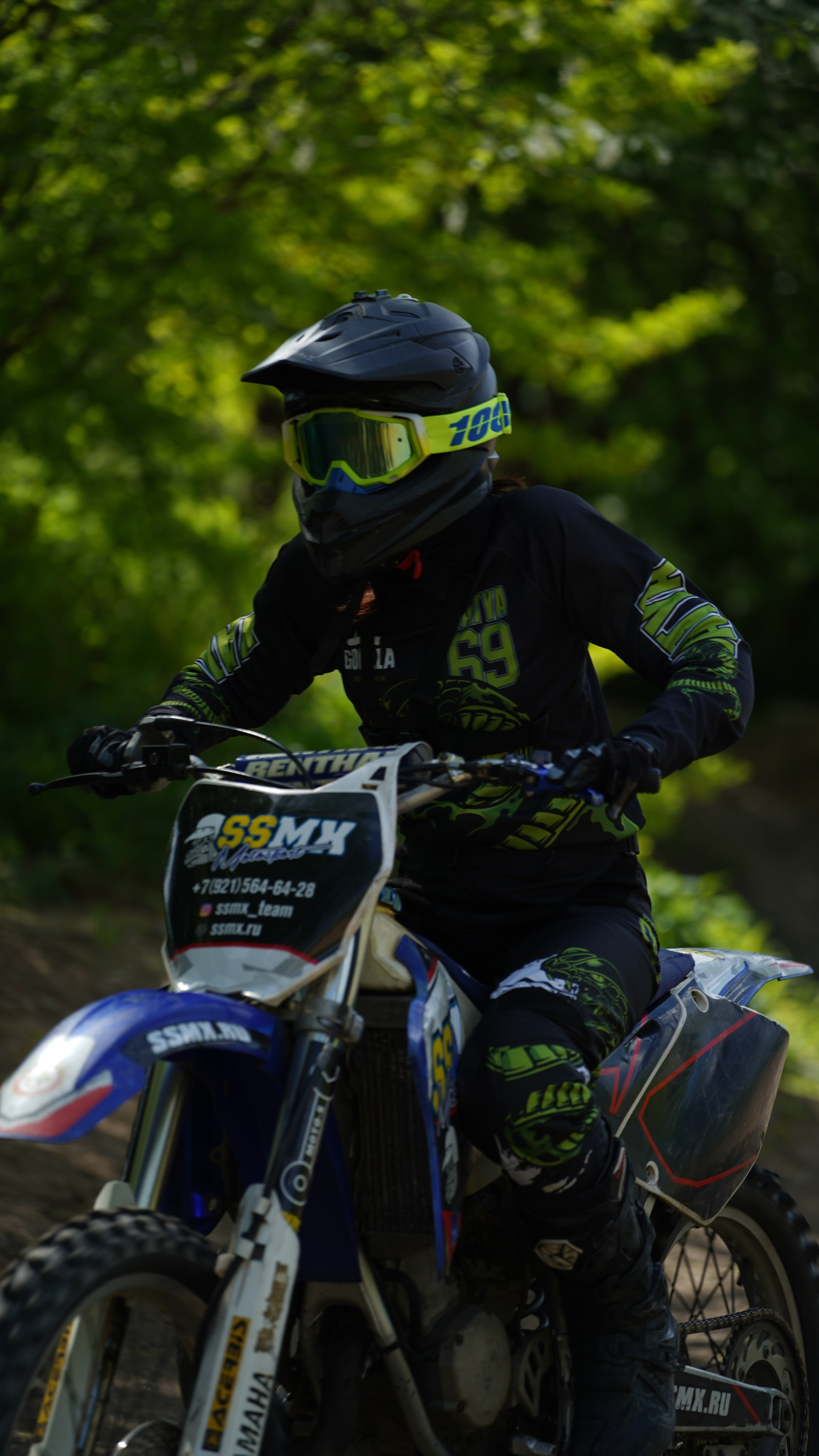 Катя Ли. Графический дизайнер Илья Левченко