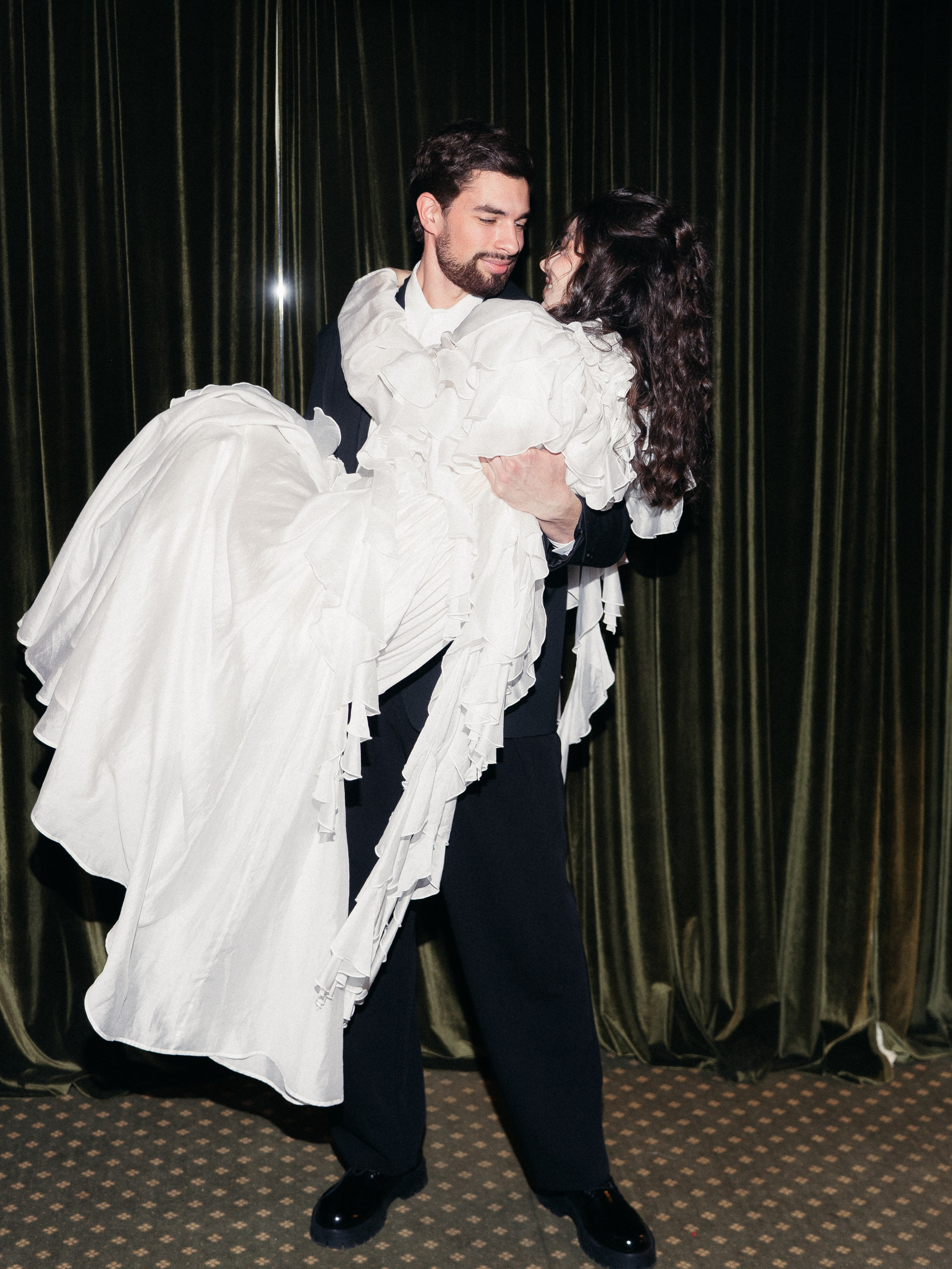 Тимур и Гала | Marco Polo hotel white. Фотограф Вероника Балабанова, Москва